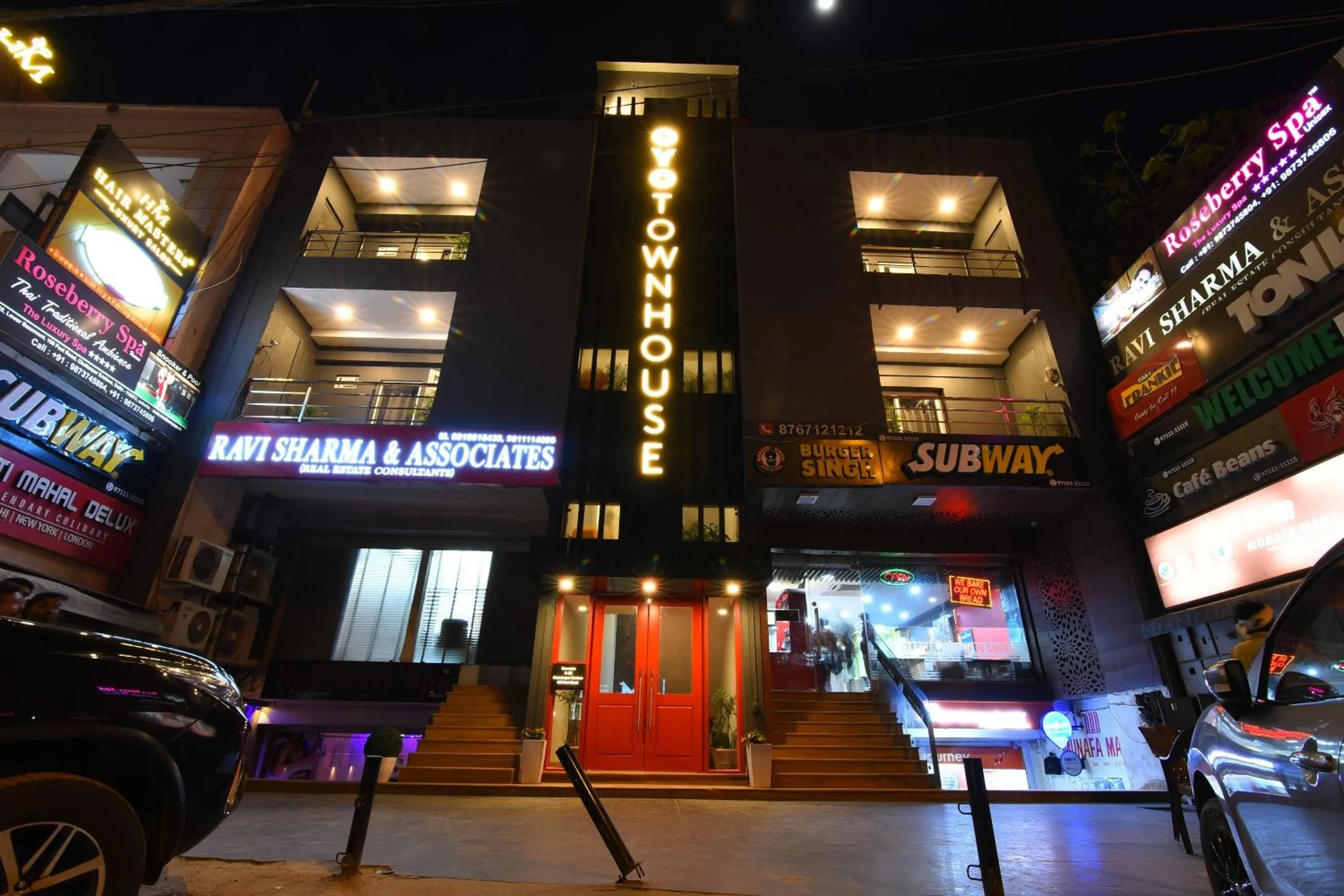 Facade/entrance in Townhouse Rudra Inn Near Chhatarpur Metro Station