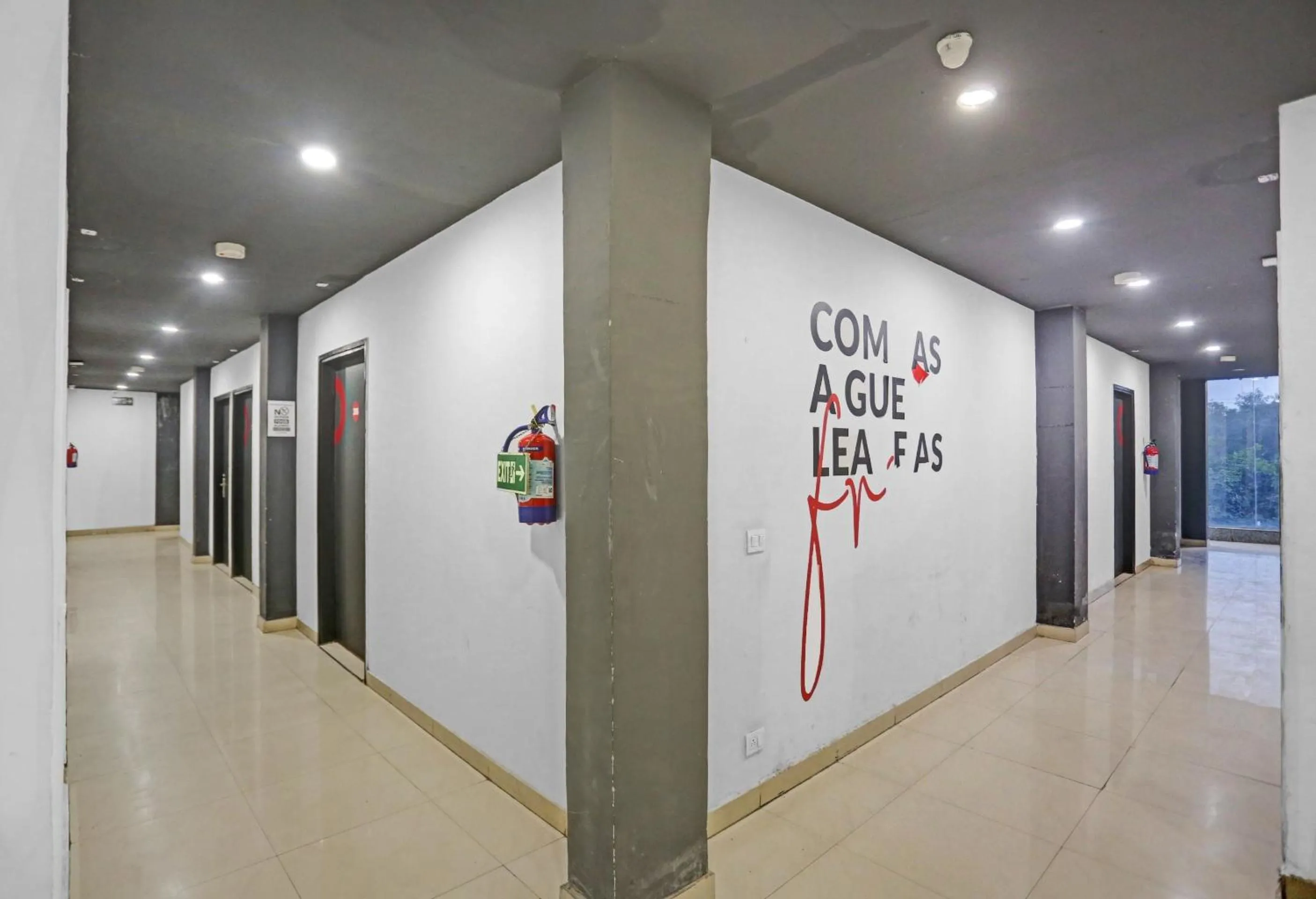 Lobby or reception in Townhouse Nangal Raya Pankha Road