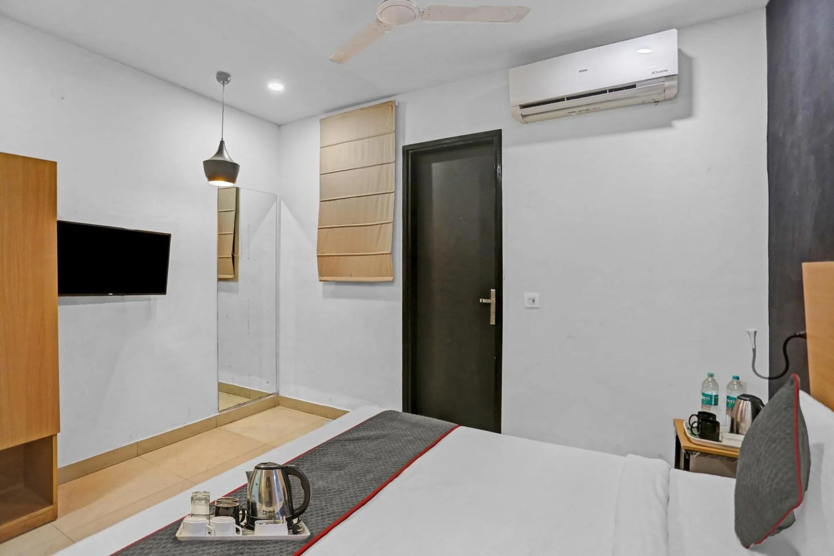 Facade/entrance in Townhouse Nangal Raya Pankha Road