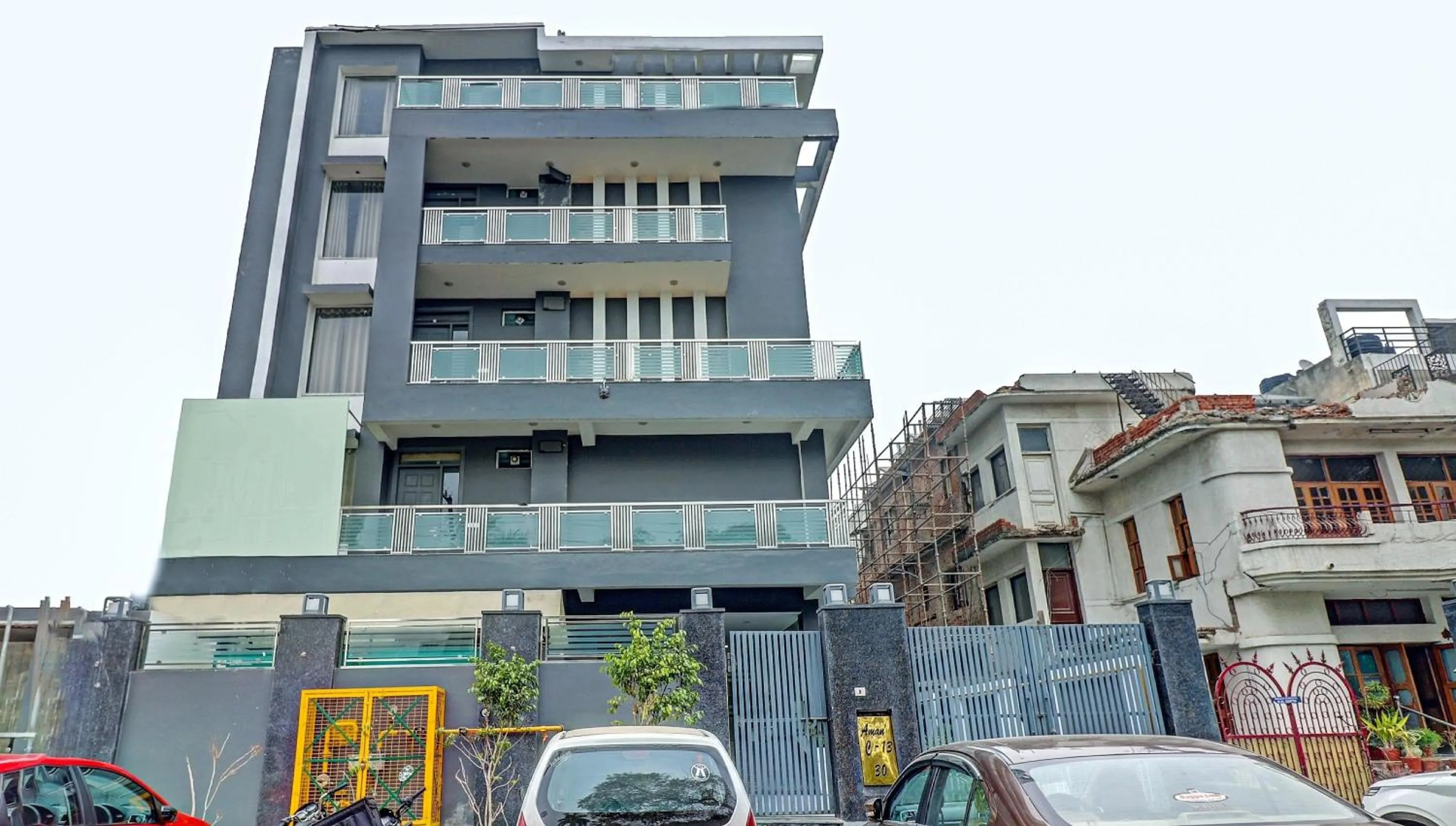 Facade/entrance in Super Townhouse Sector 30 Near Botanic Garden of Indian Republic