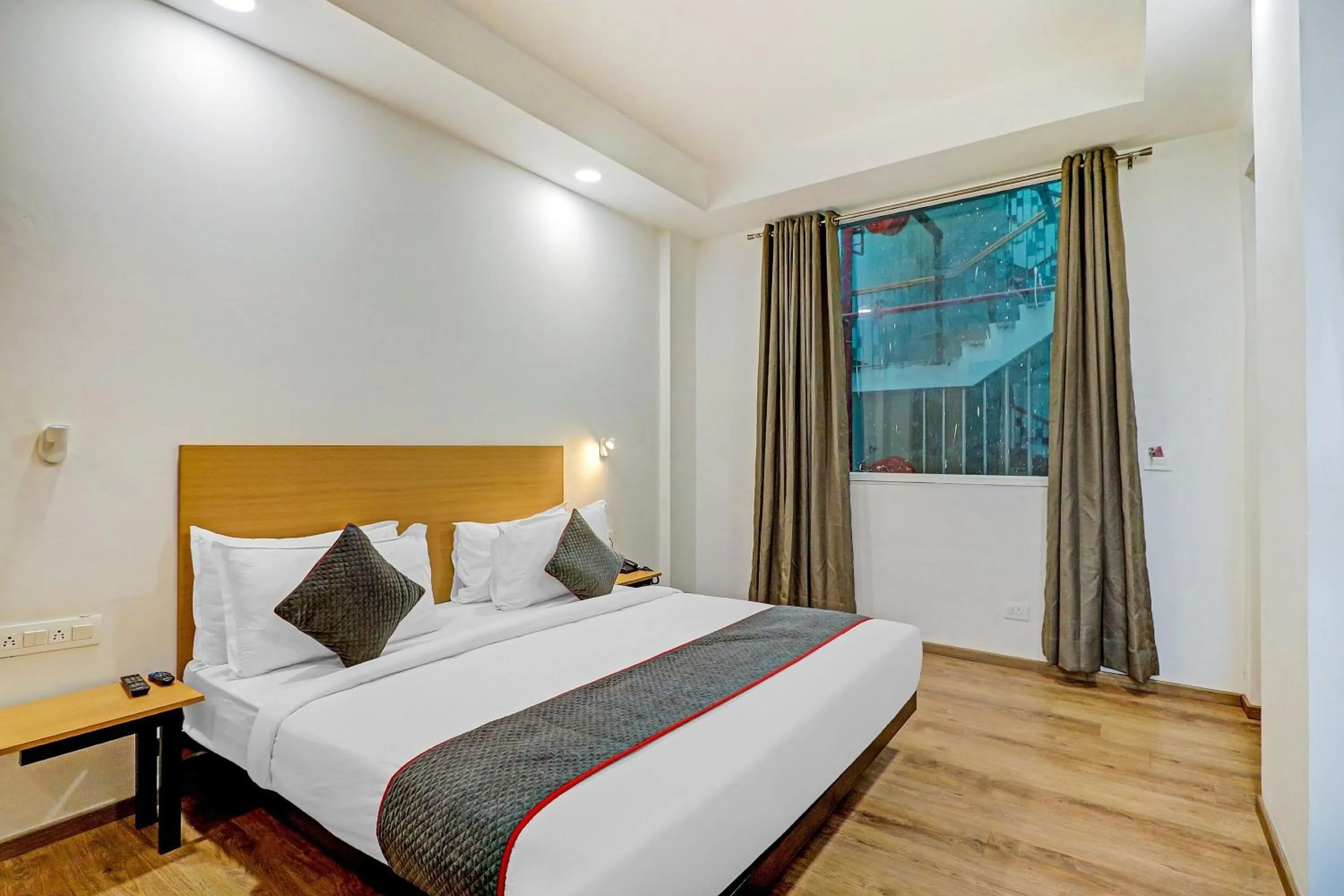 Other, Bed in Super Townhouse Sector 30 Near Botanic Garden of Indian Republic