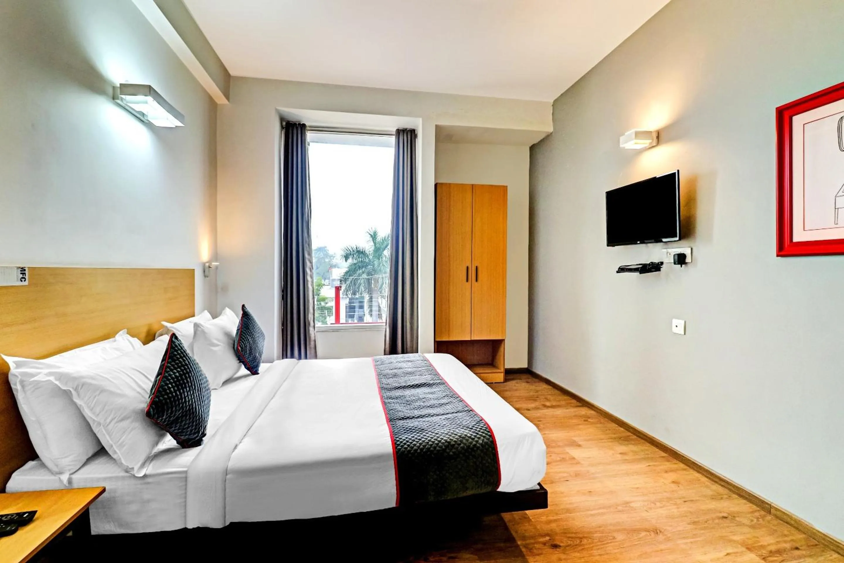 Bedroom, Bed in Super Townhouse Sector 30 Near Botanic Garden of Indian Republic