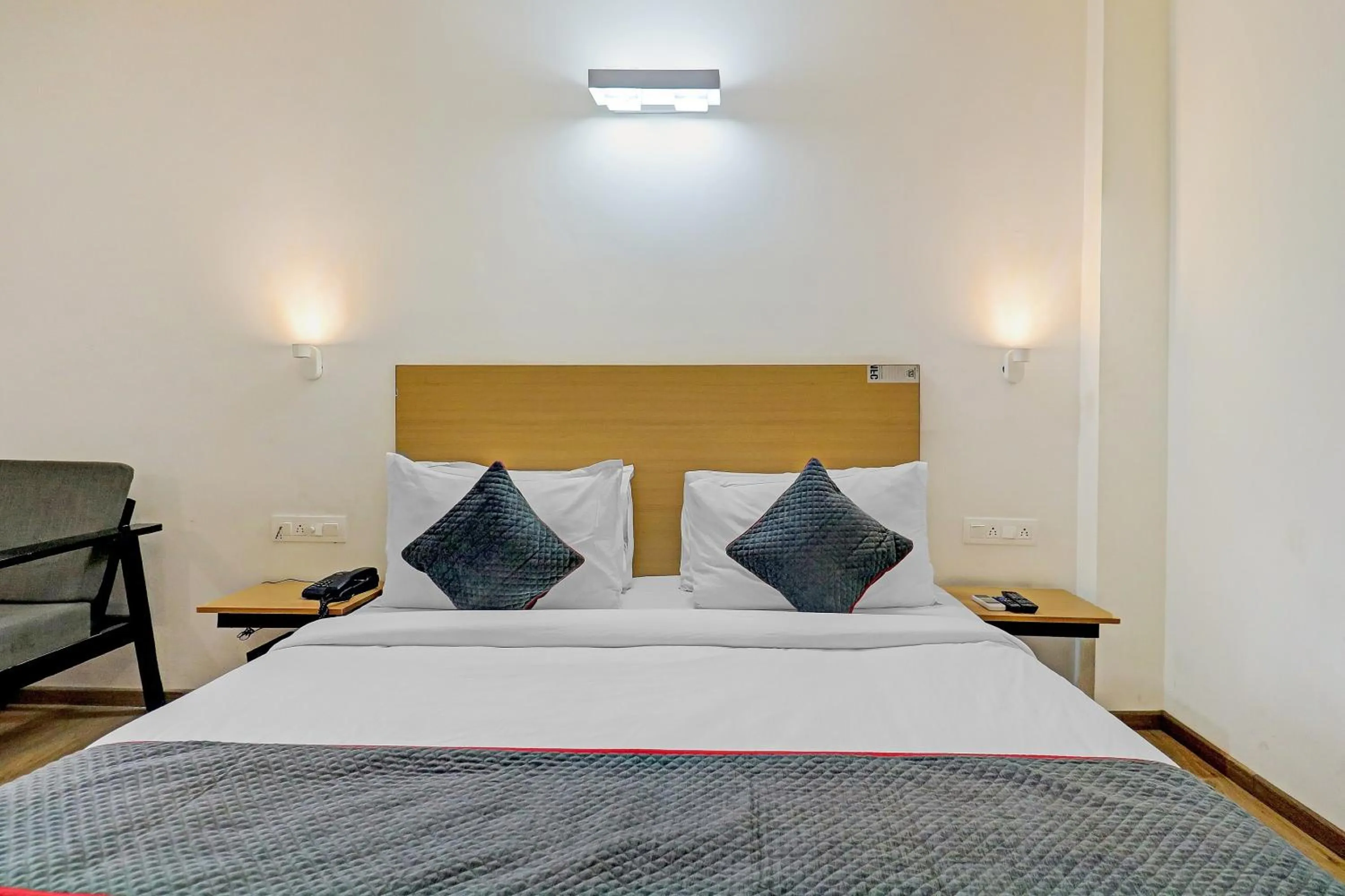 Other, Bed in Super Townhouse Sector 30 Near Botanic Garden of Indian Republic