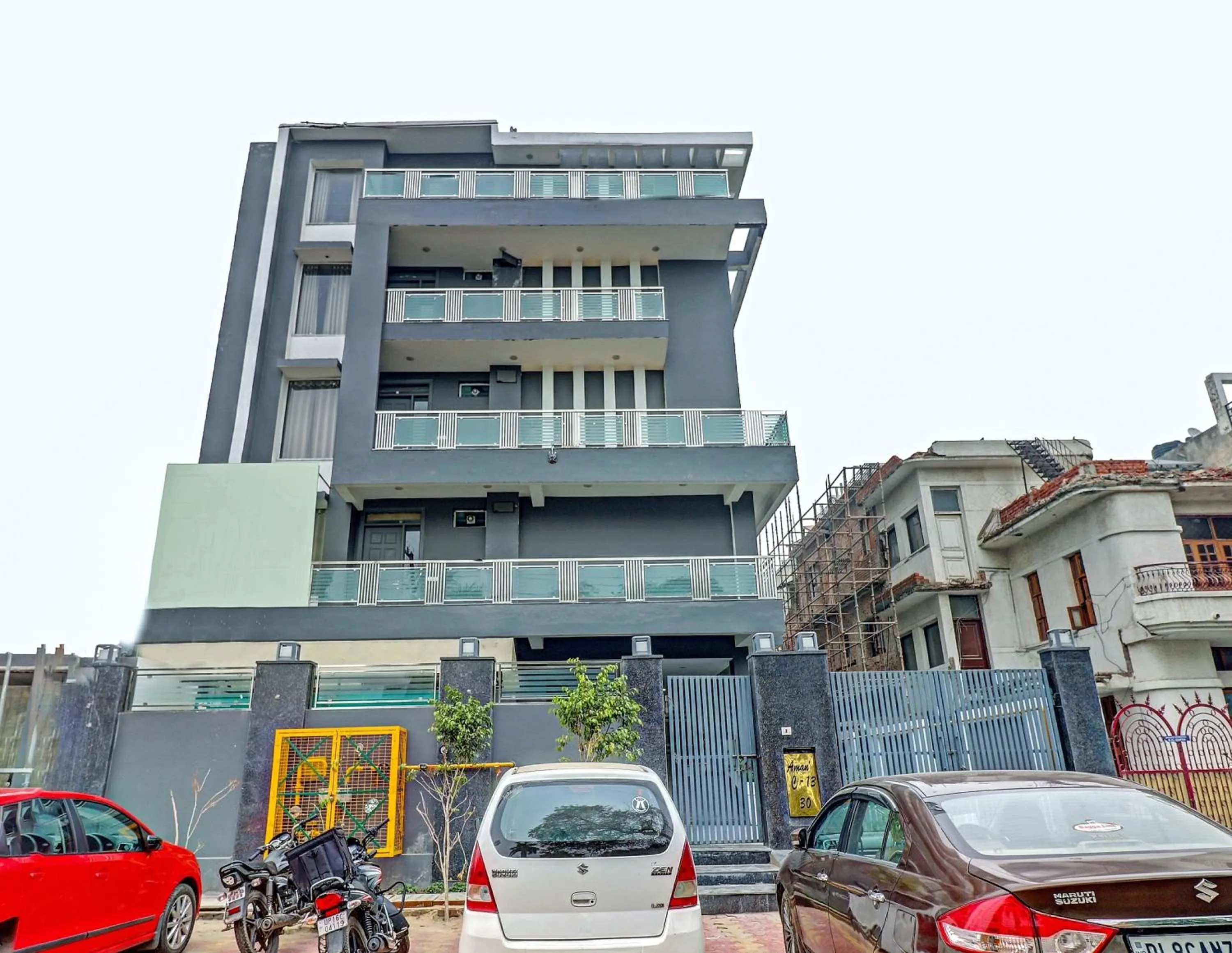 Facade/entrance in Super Townhouse Sector 30 Near Botanic Garden of Indian Republic