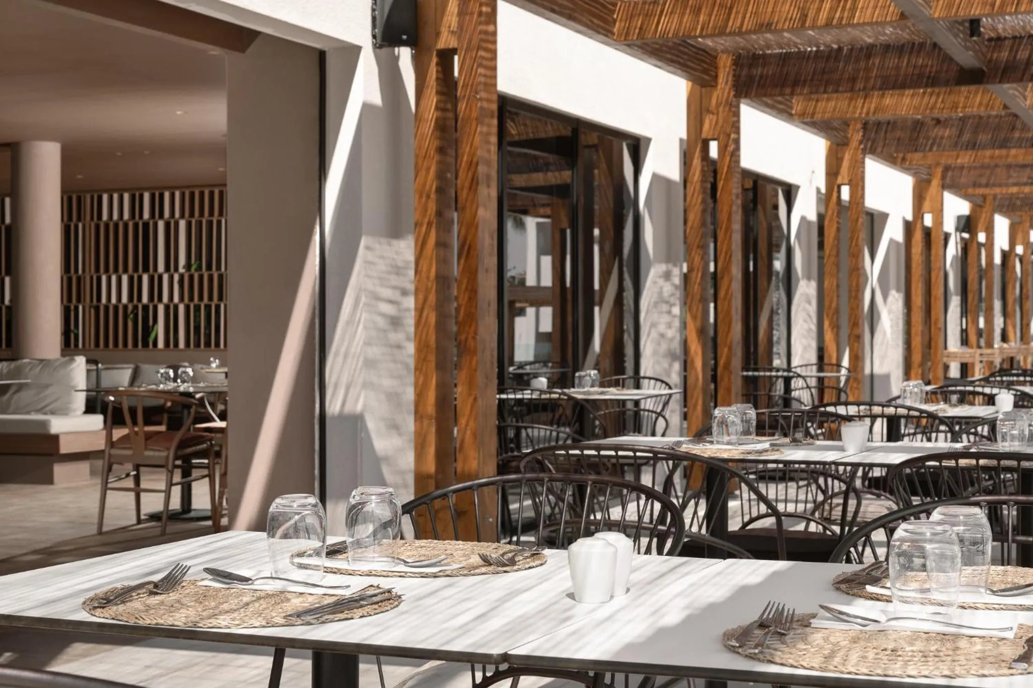 Restaurant/places to eat in Helea Lifestyle Beach Resort
