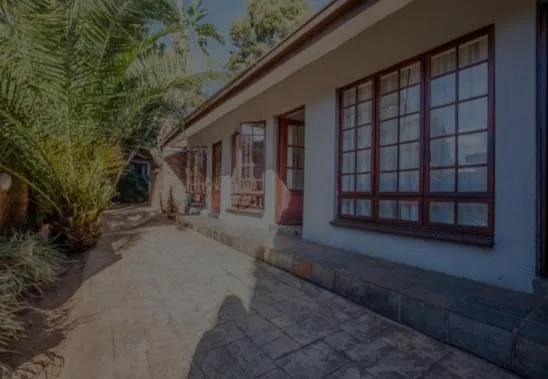 Property building in Aero Airport Lodge