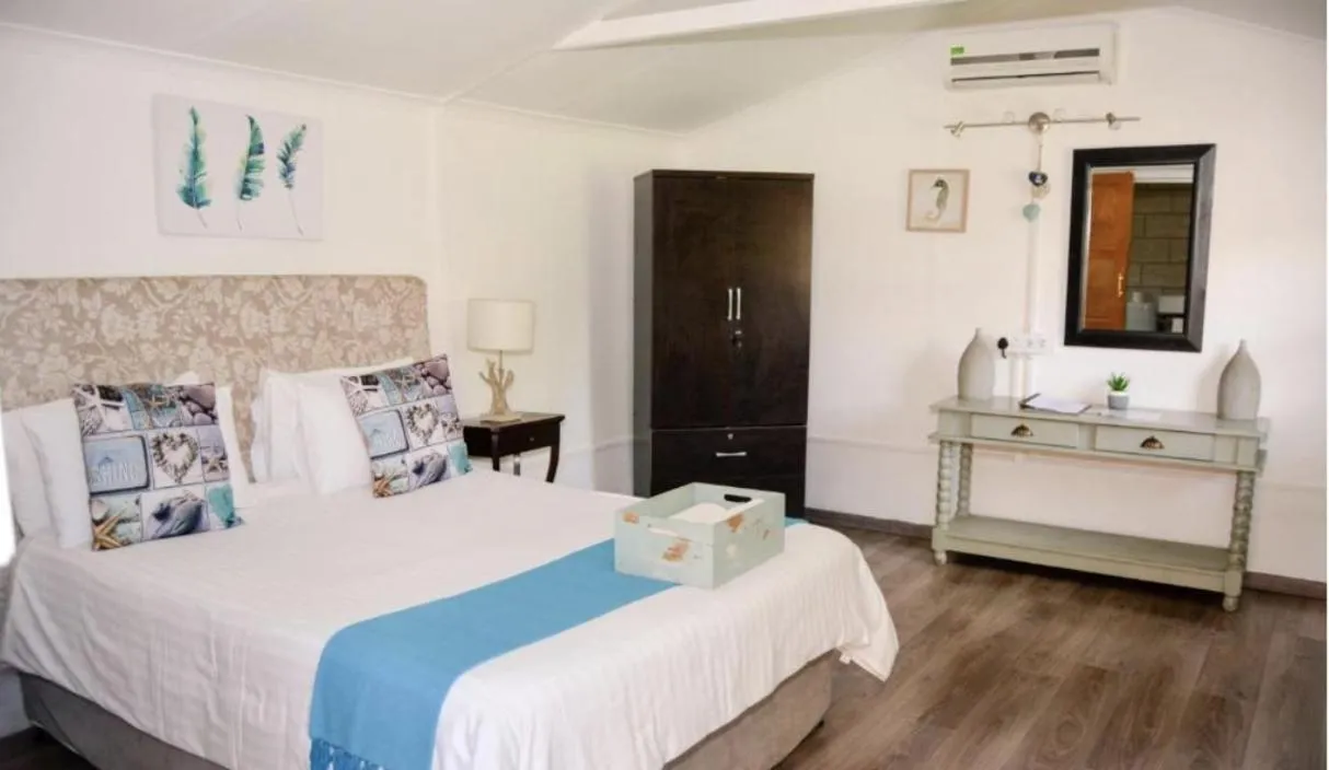 Bed in Aero Airport Lodge