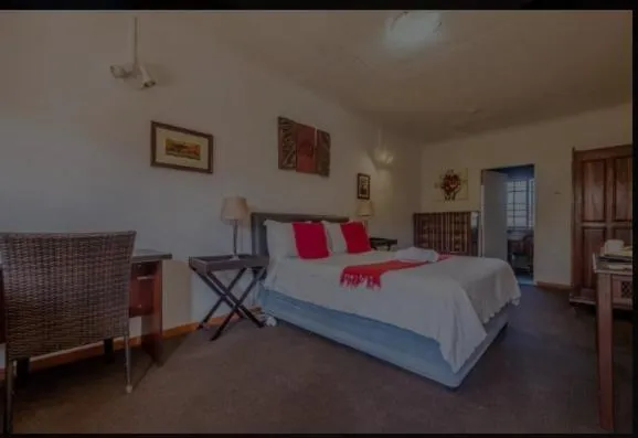 Bedroom, Bed in Aero Airport Lodge