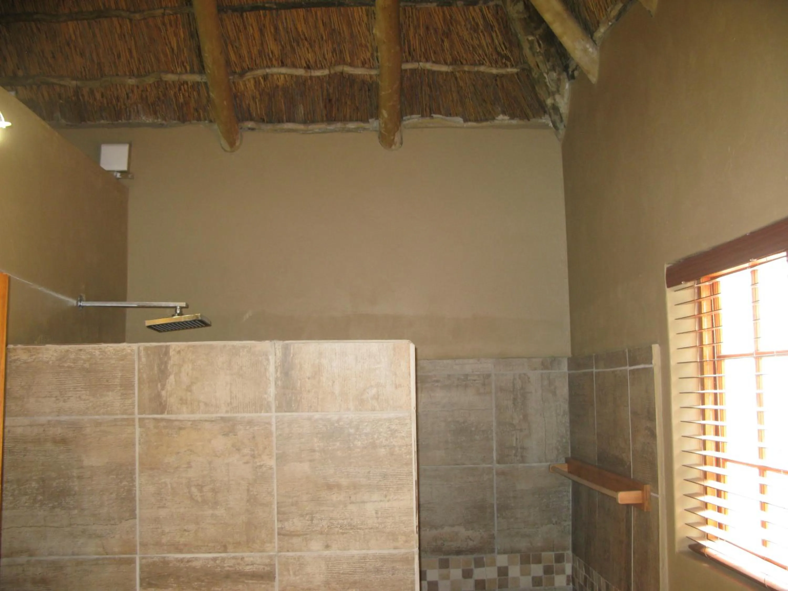 Shower in Aero Airport Lodge