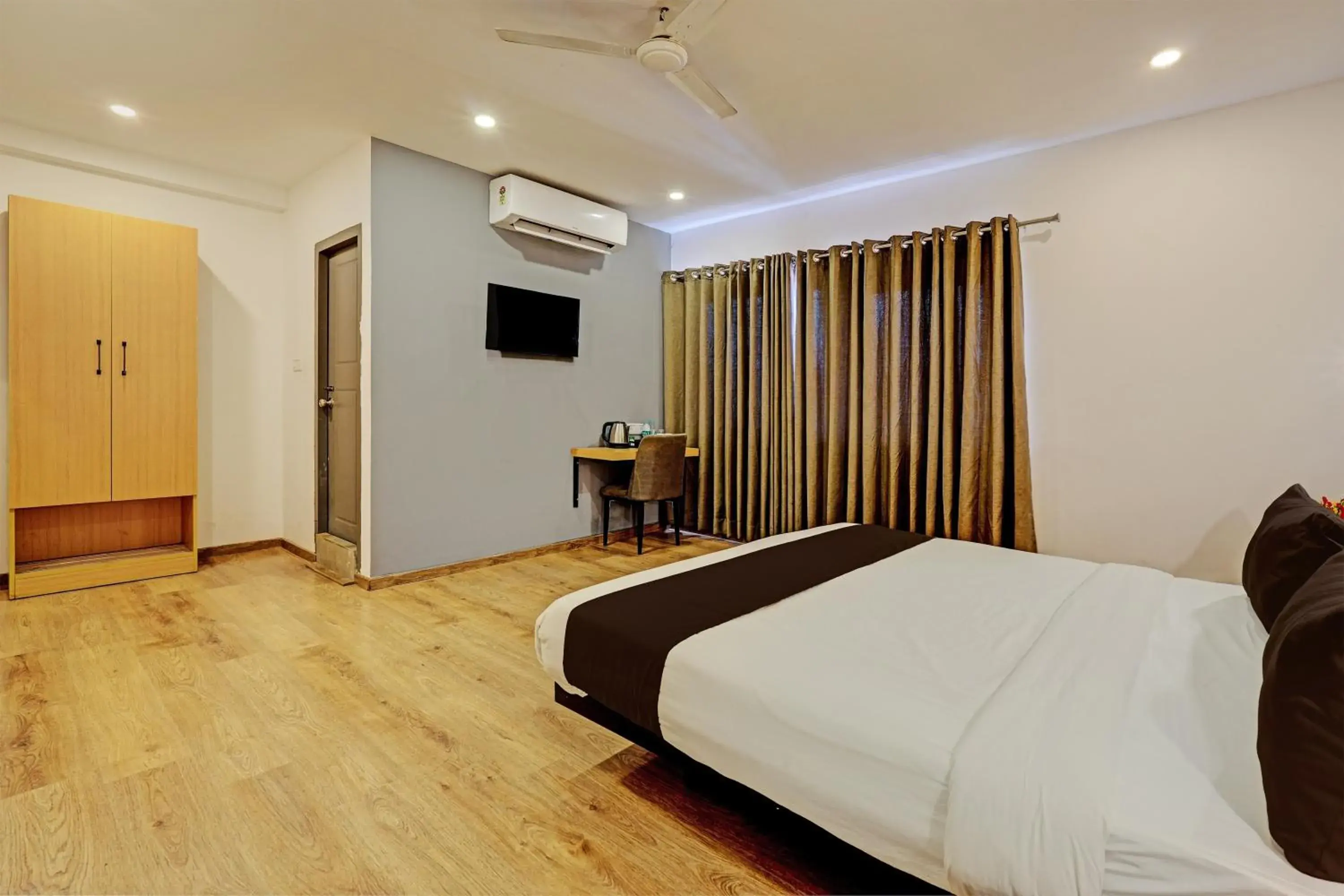 Standard Double Room - single occupancy in Super Townhouse Ramamurthy Nagar Formerly Navya International Standard Double Room - single occupancy in Super Townhouse Ramamurthy Nagar Formerly Navya International