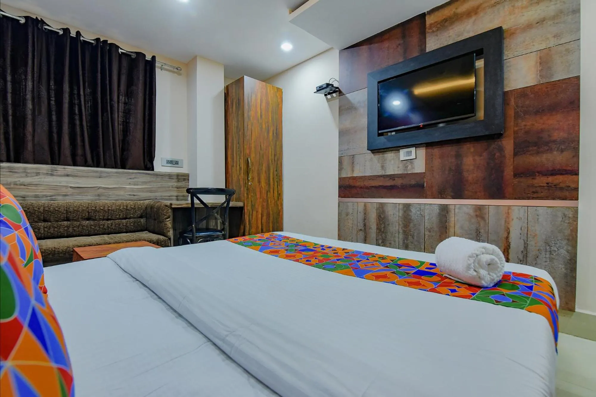 Bed in FabHotel Middleton Desire - Nr Niladri Vihar Square