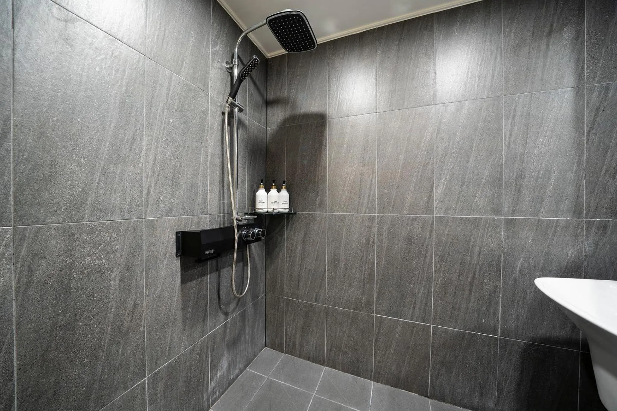 Bathroom in Suwon Sunstar Hotel