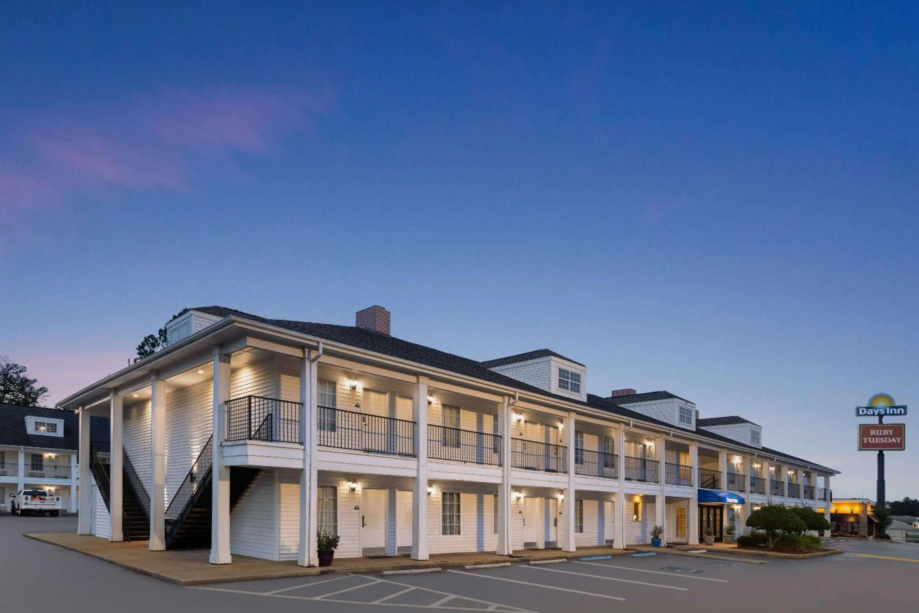 Parking in Days Inn by Wyndham Americus