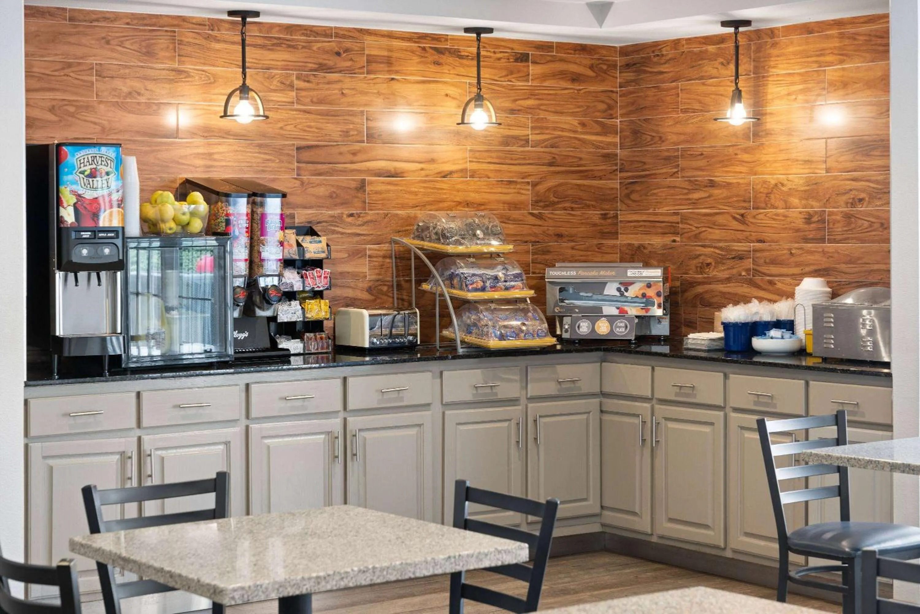 Breakfast in Days Inn by Wyndham Americus