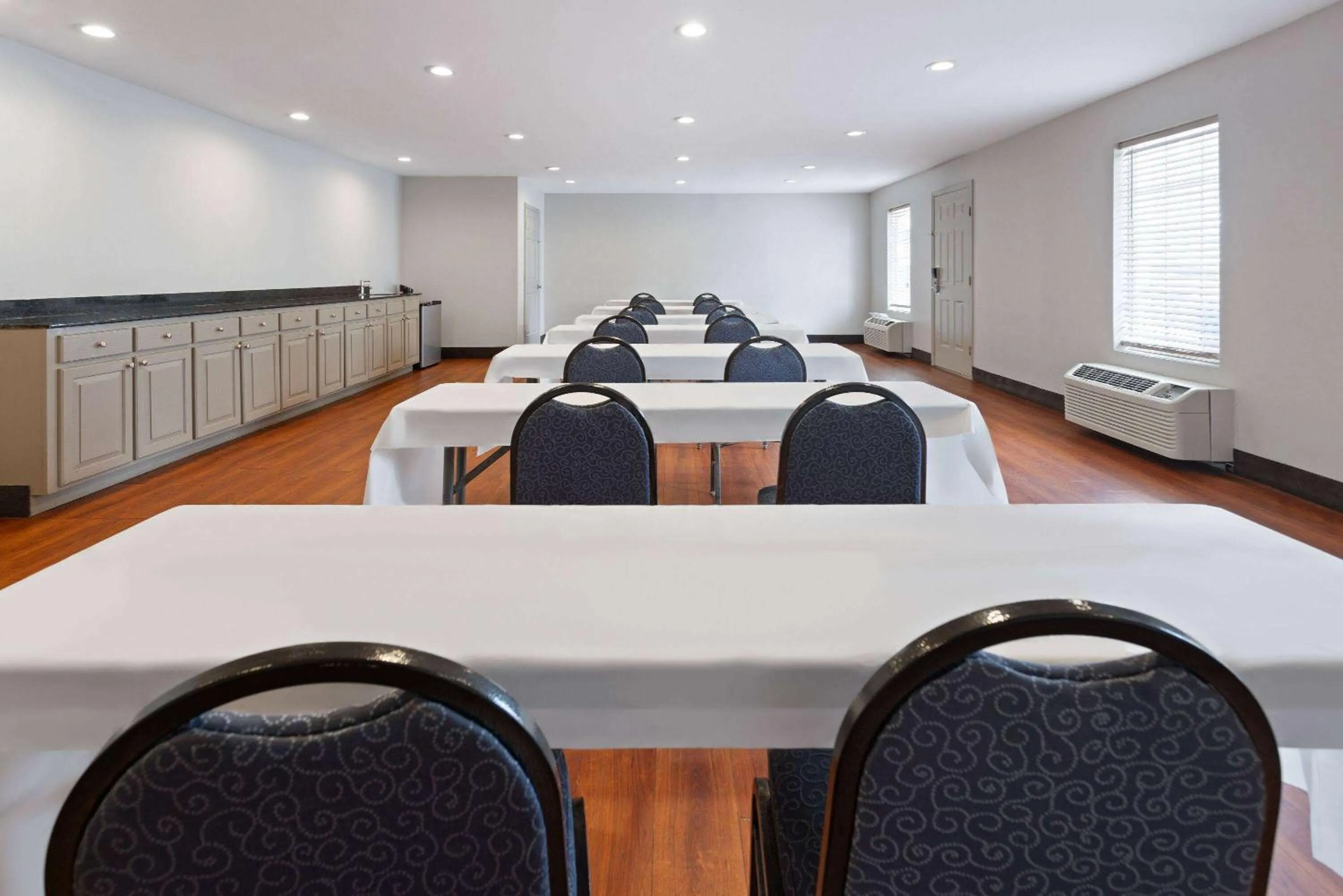 Meeting/conference room in Days Inn by Wyndham Americus