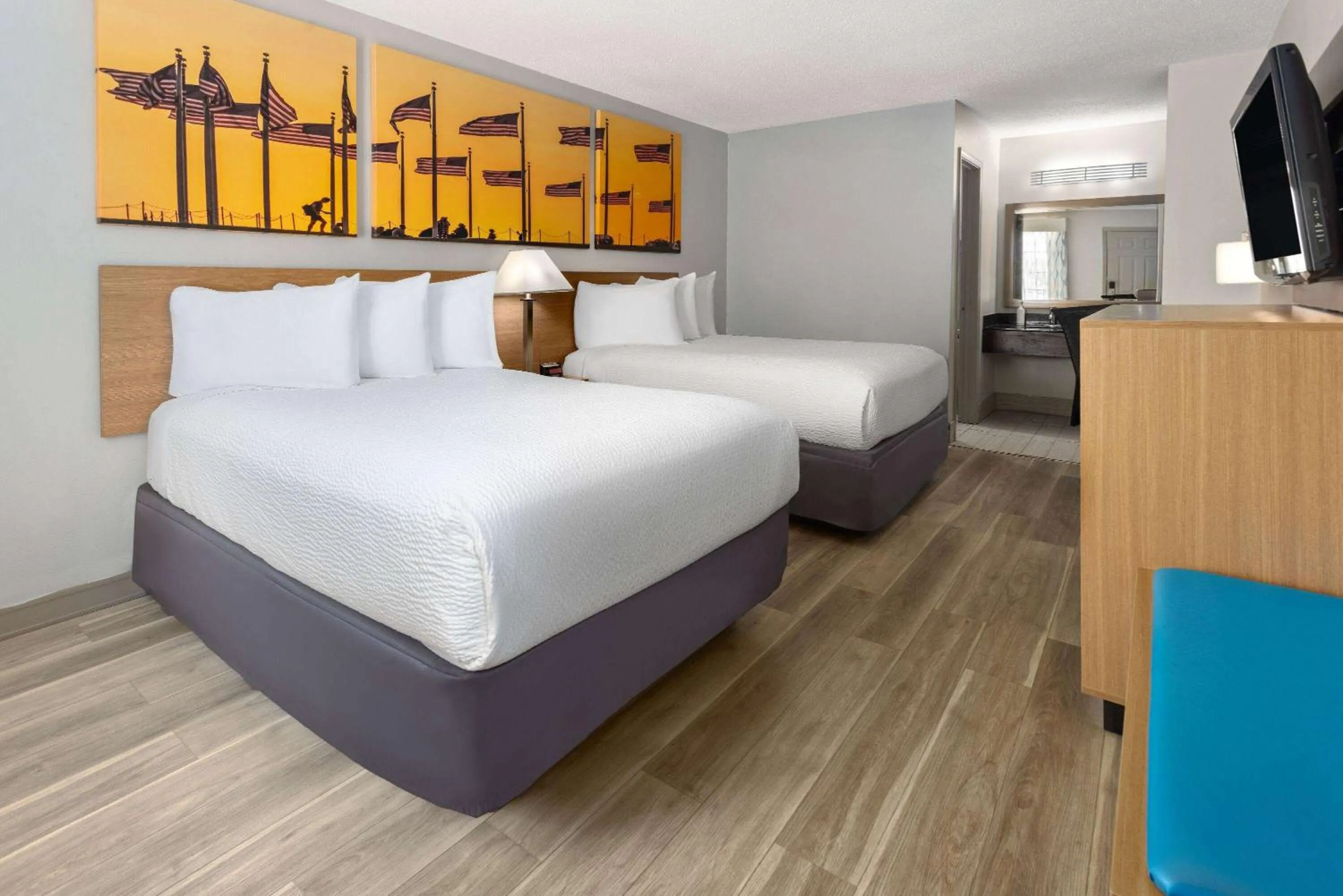 Photo of the whole room, Bed in Days Inn by Wyndham Americus