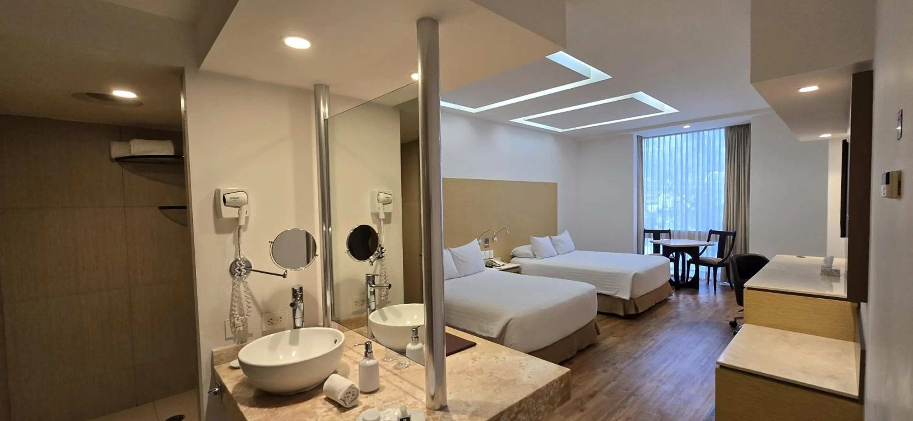 Photo of the whole room, Bed in Ramada by Wyndham Mexico City Santa Fe