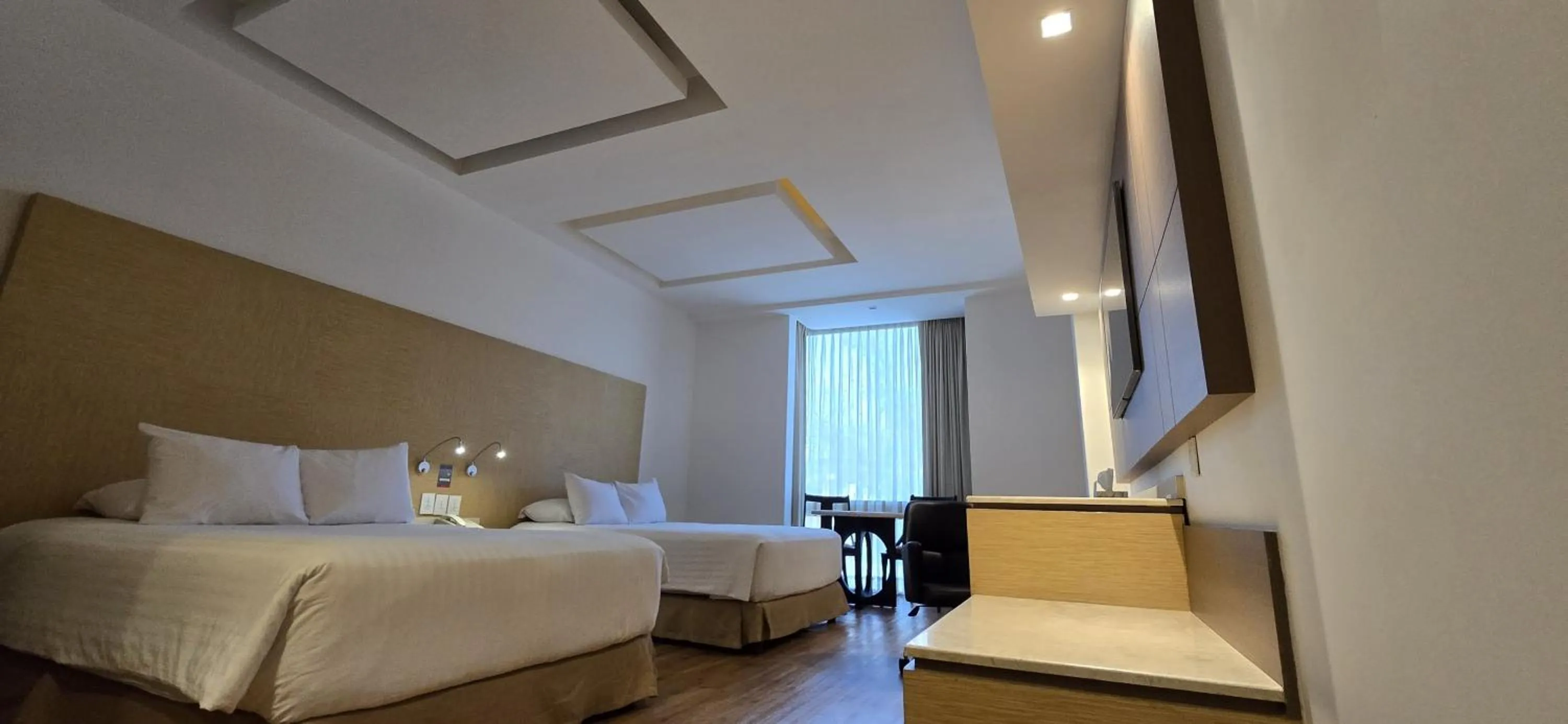 Photo of the whole room, Bed in Ramada by Wyndham Mexico City Santa Fe