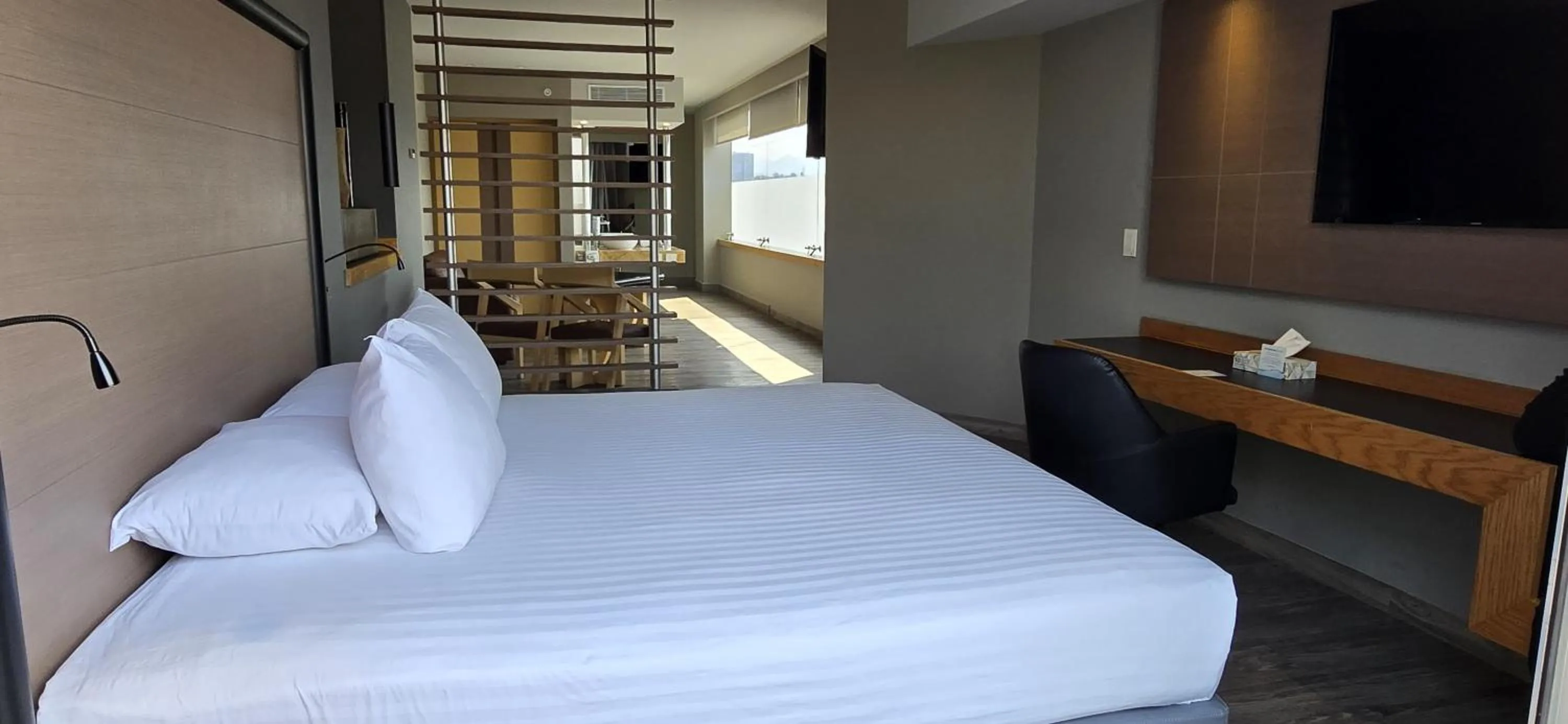 Bedroom, Bed in Ramada by Wyndham Mexico City Santa Fe