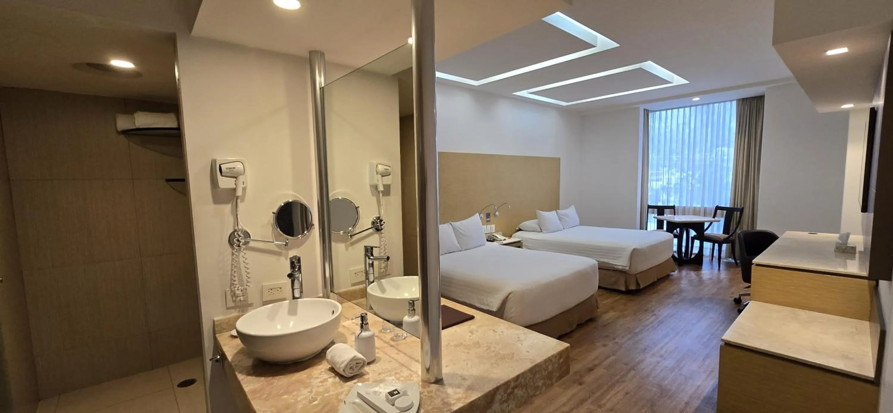 Photo of the whole room, Bed in Ramada by Wyndham Mexico City Santa Fe