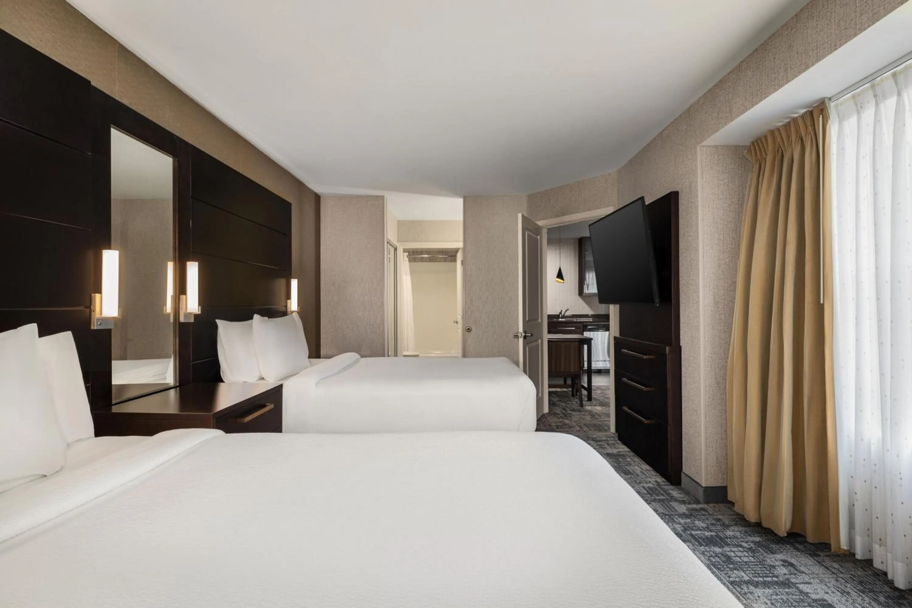 Photo of the whole room, Bed in Residence Inn by Marriott Long Island Islip/Courthouse Complex