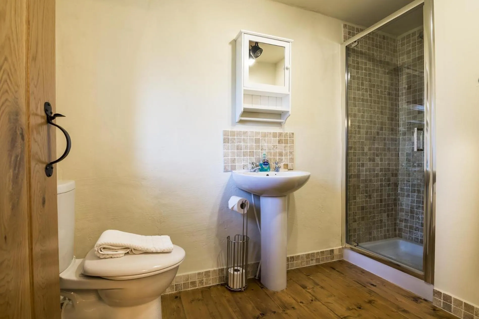 Floor plan in Foxglove - Luxurious Barn Conversion - Blossom Farm