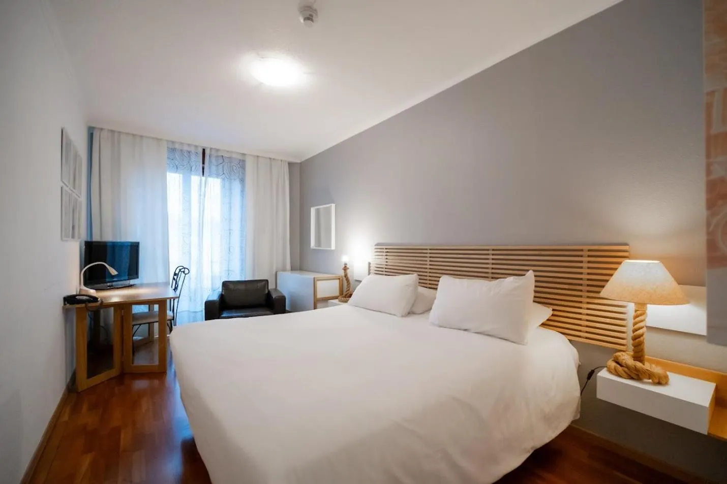 Bedroom, Bed in Hotel Les Arcades