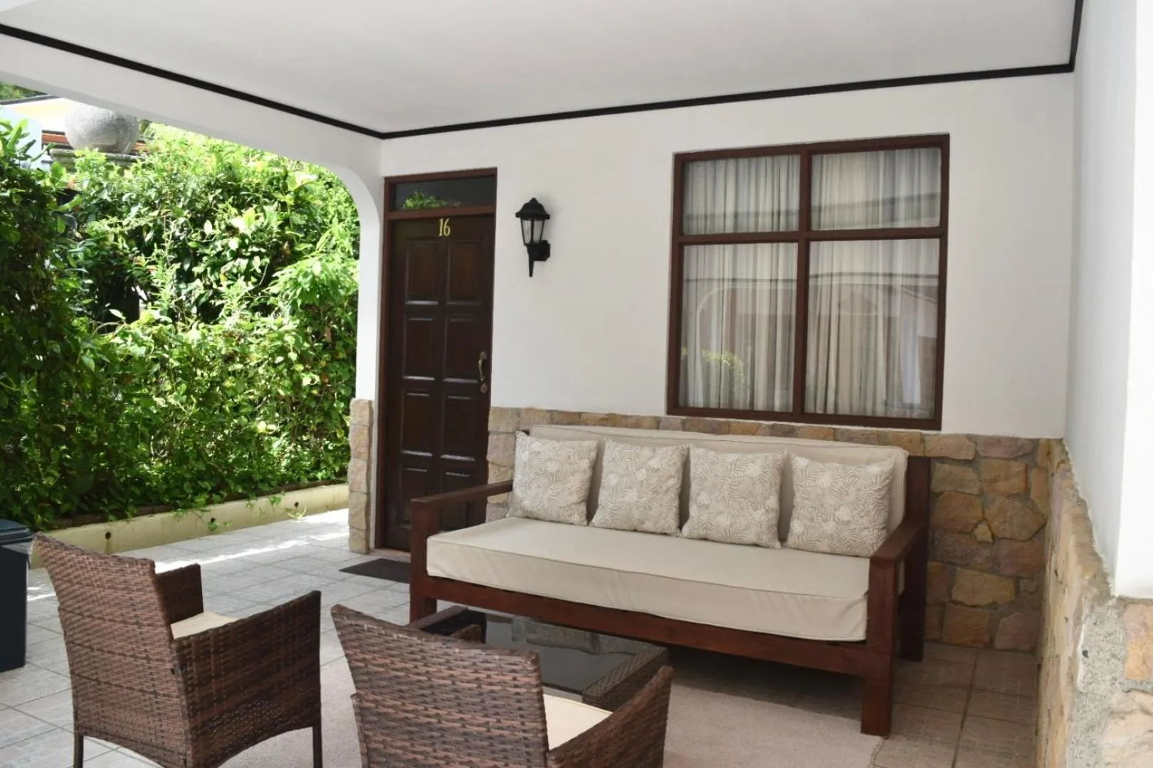Seating area in Hotel Playa Espadilla & Gardens