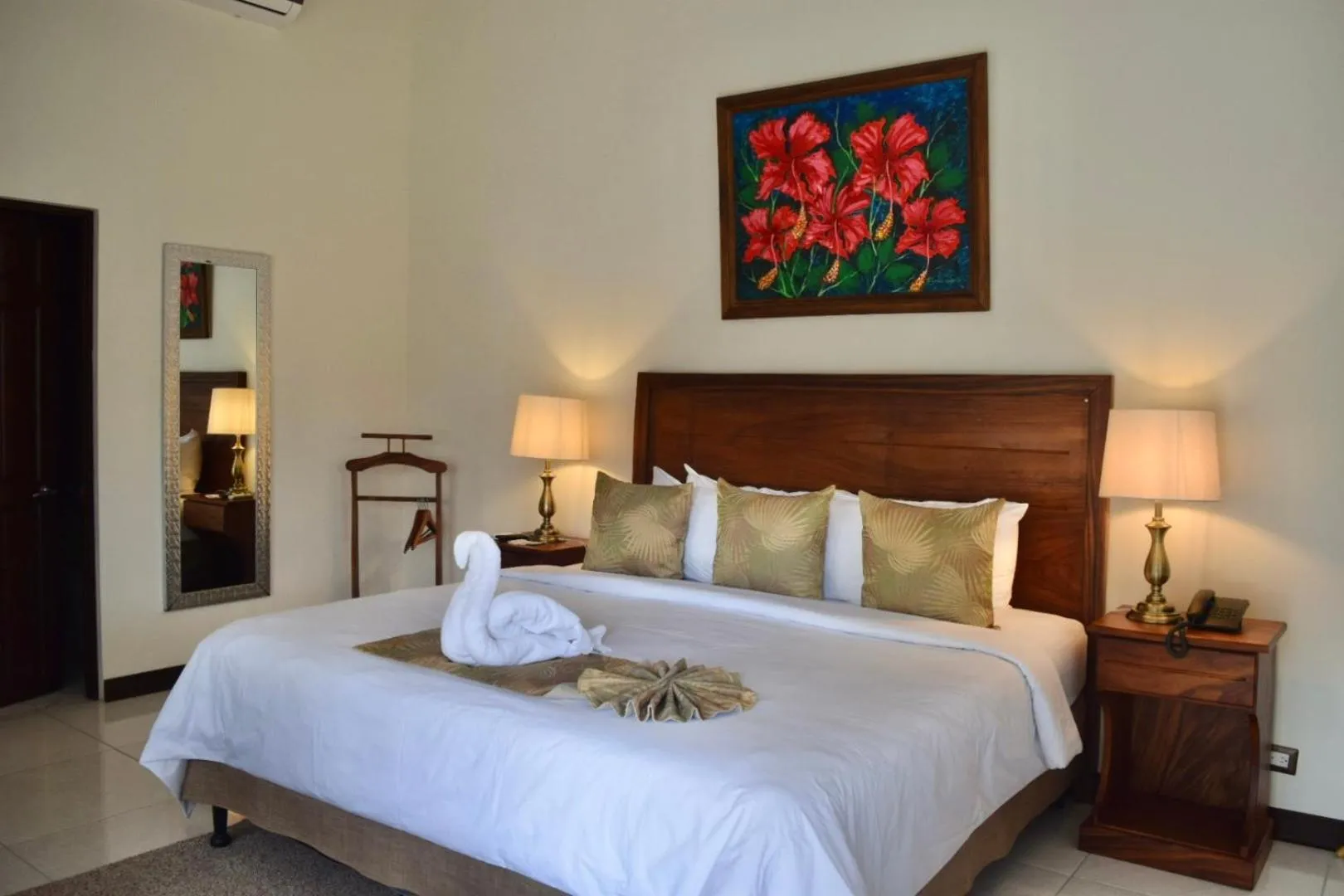 Bedroom, Bed in Hotel Playa Espadilla & Gardens