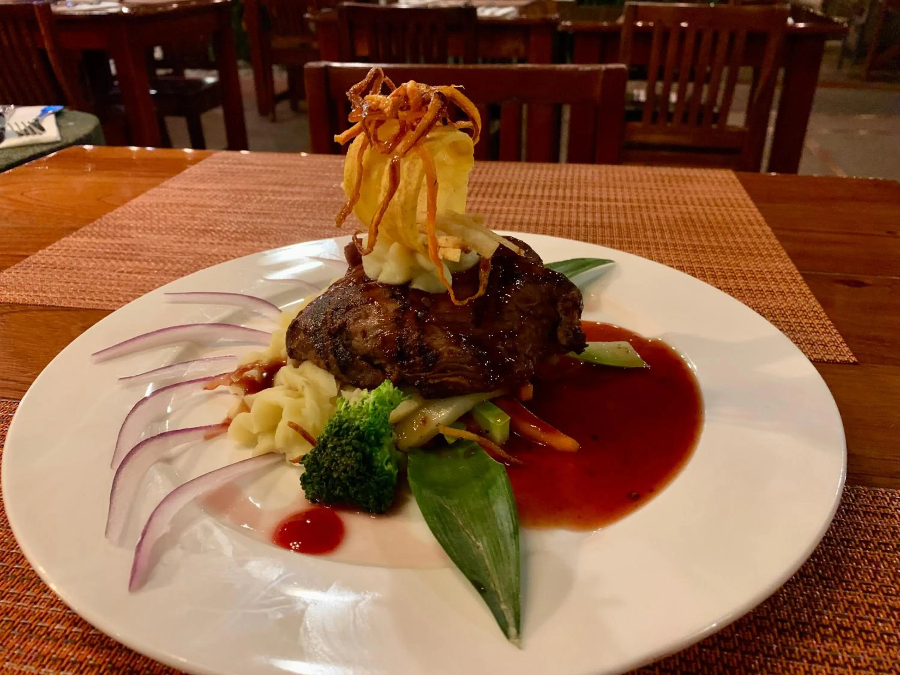 Restaurant/places to eat in Hotel Playa Espadilla & Gardens