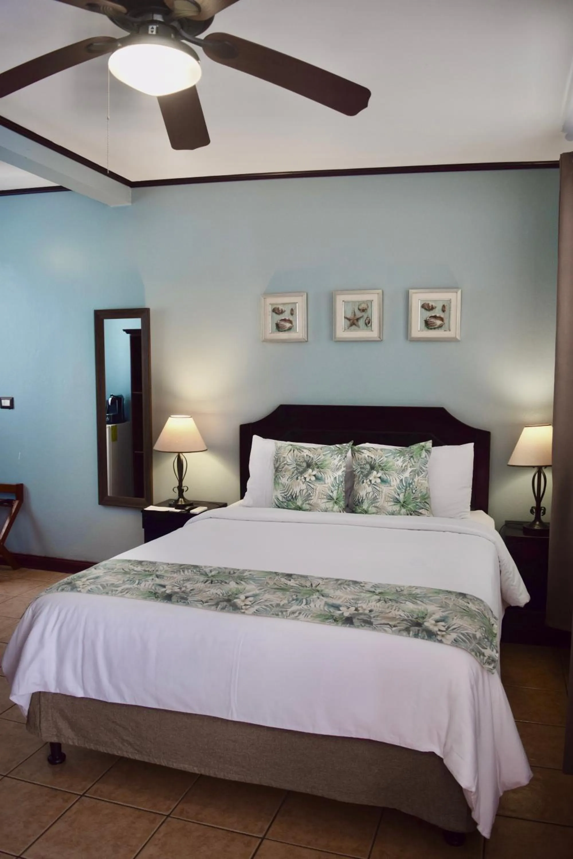 Bed in Hotel Playa Espadilla & Gardens