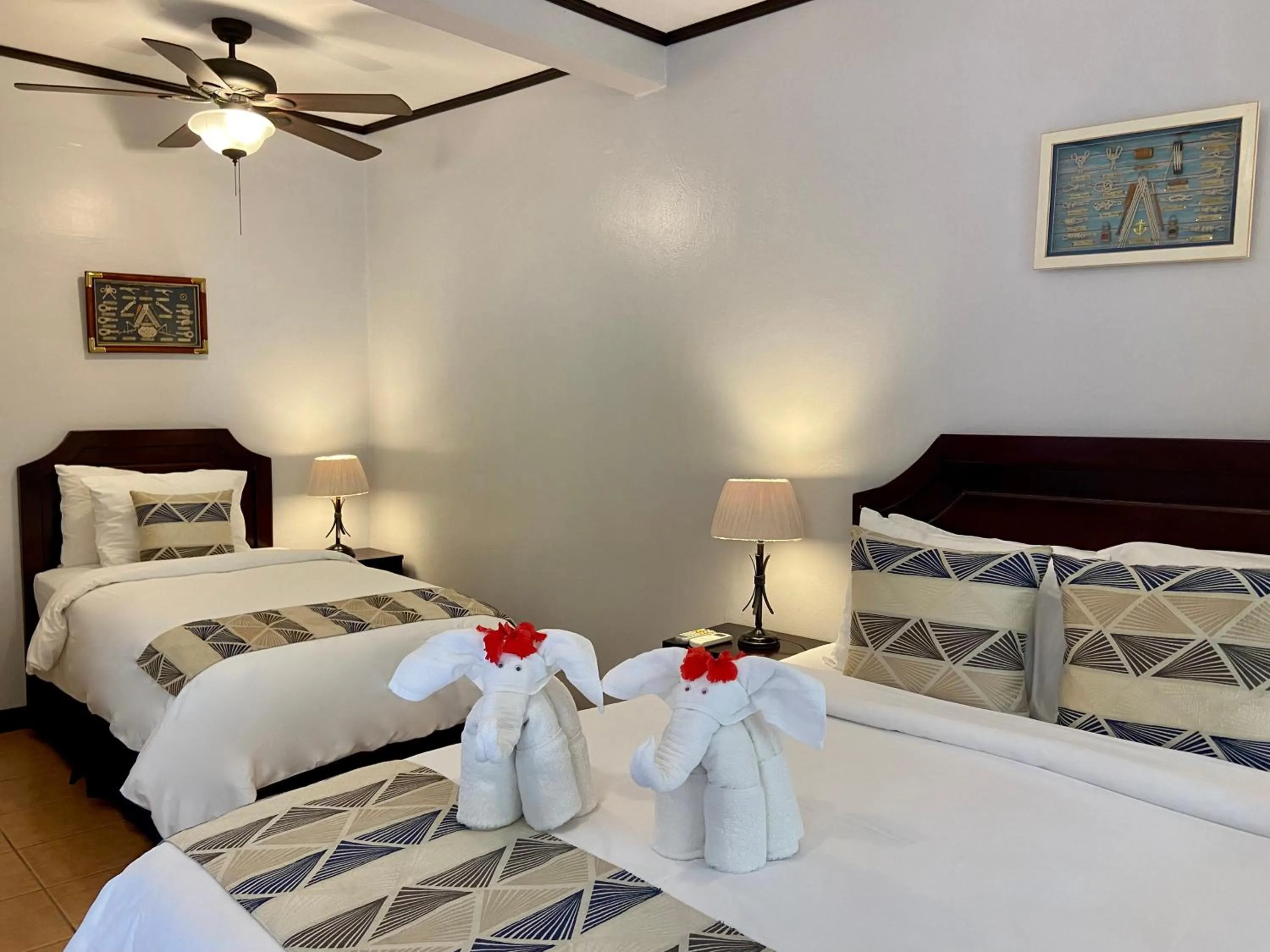 Bed in Hotel Playa Espadilla & Gardens