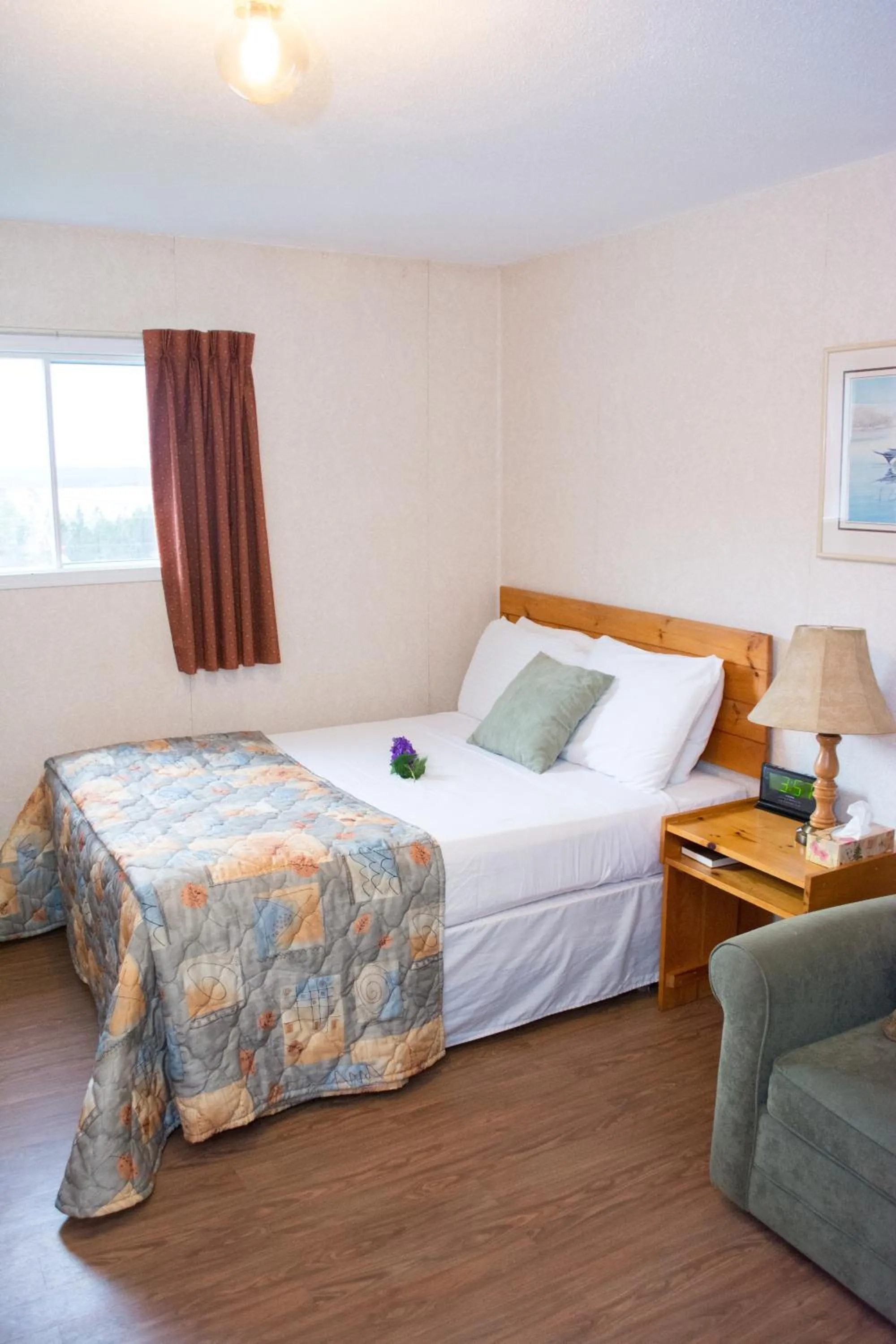 Bed in Mayflower Inn