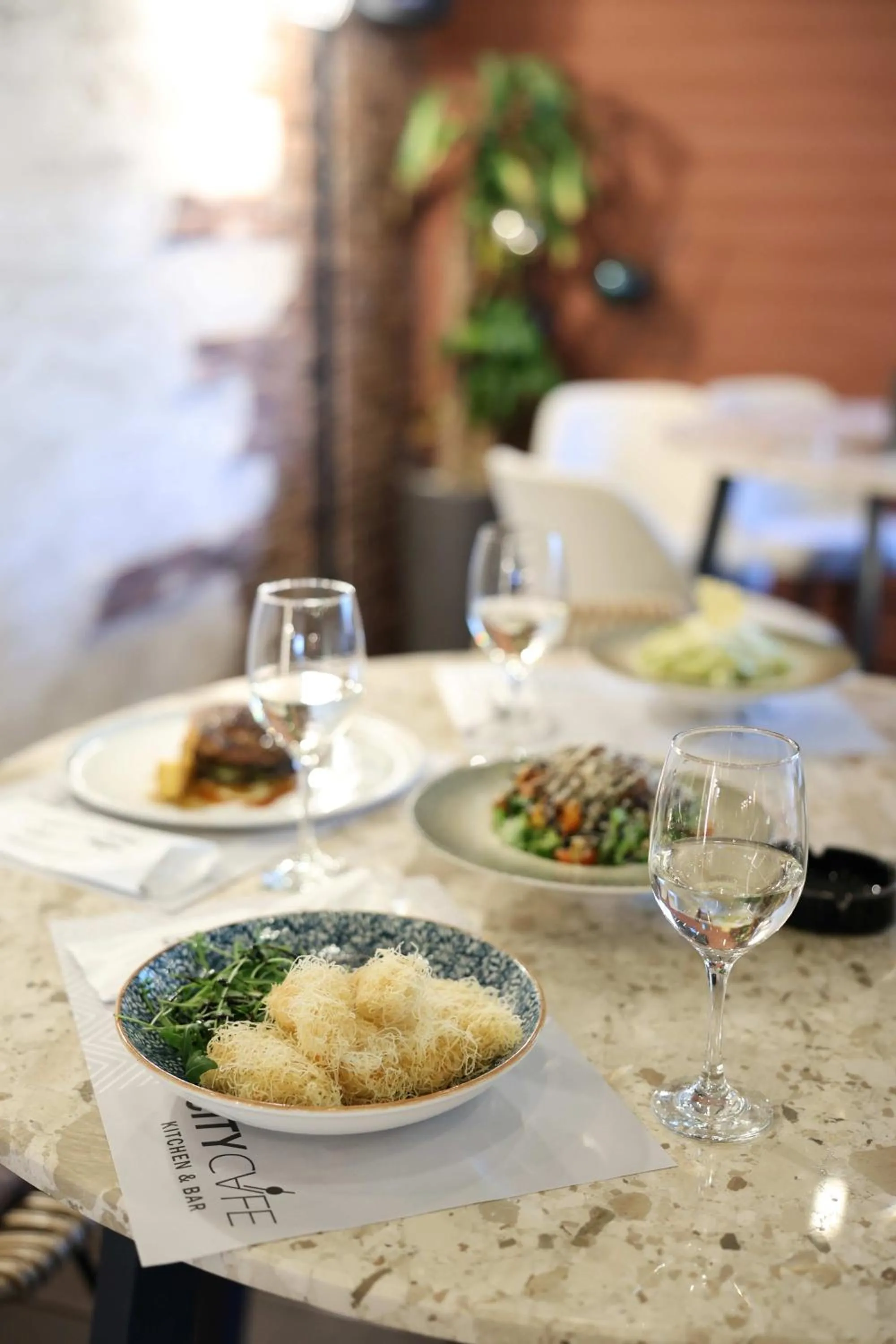 Restaurant/places to eat in Hotel City IN