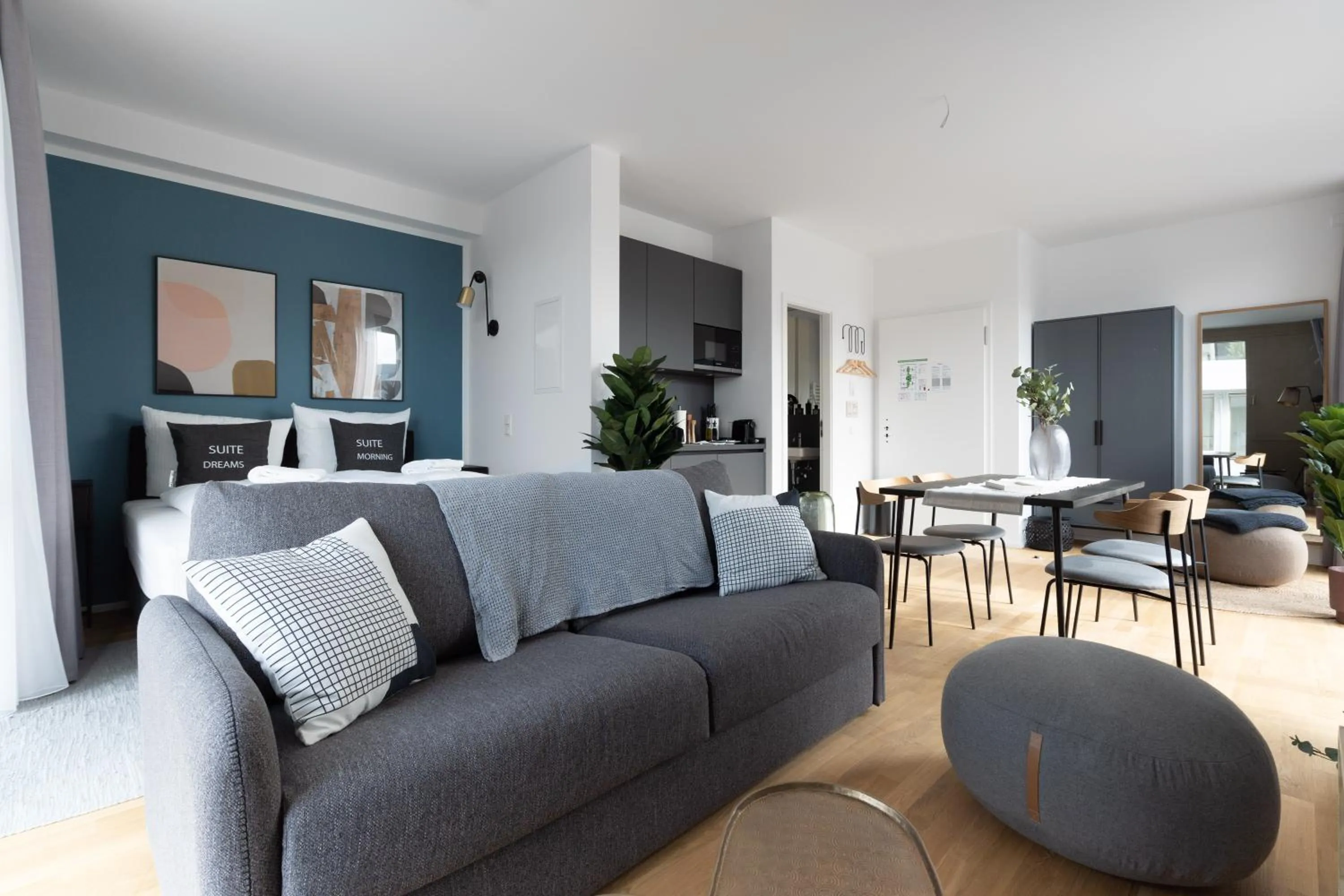 Photo of the whole room in Limehome Potsdam Annemarie-Wolff-Platz