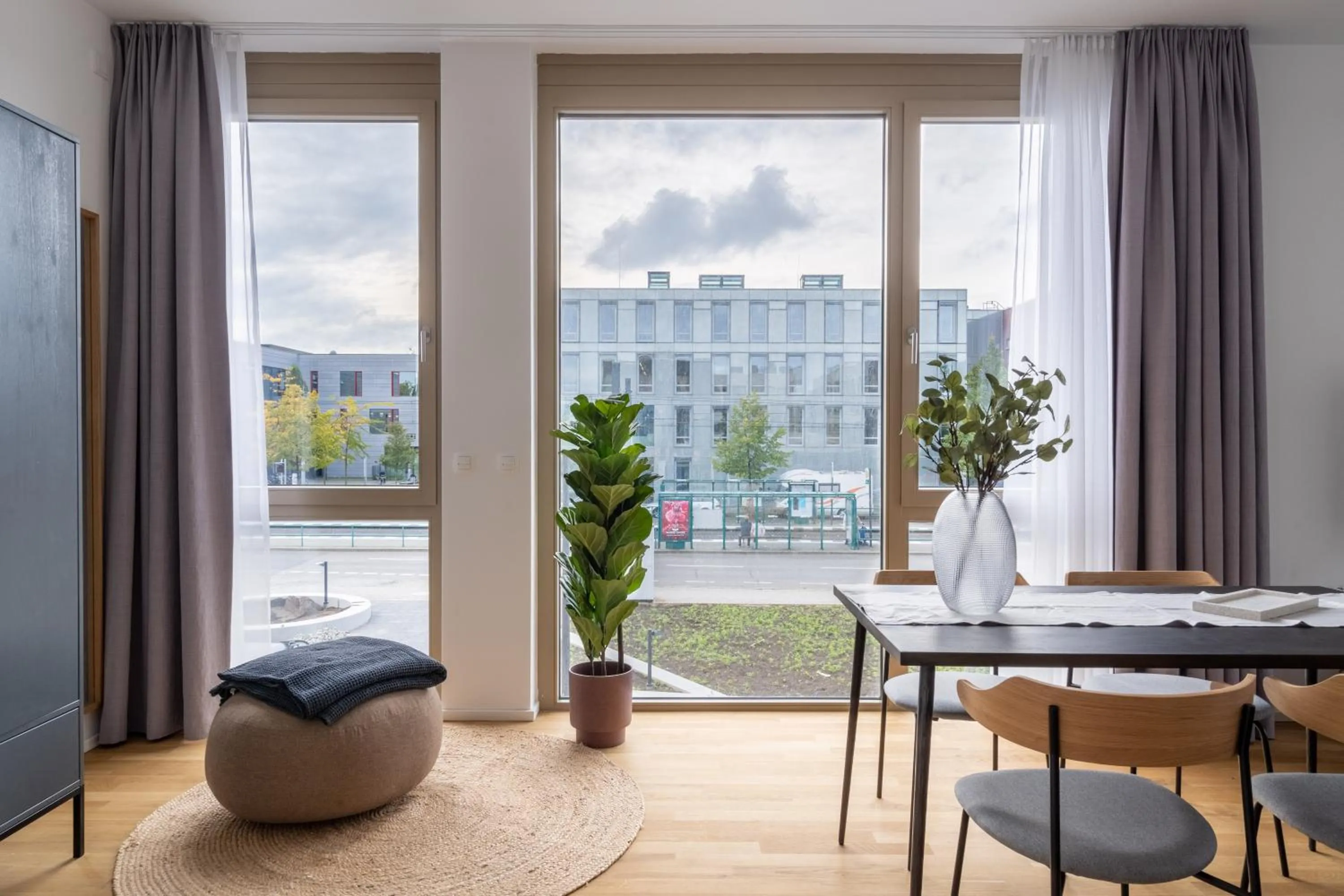 Seating area in Limehome Potsdam Annemarie-Wolff-Platz