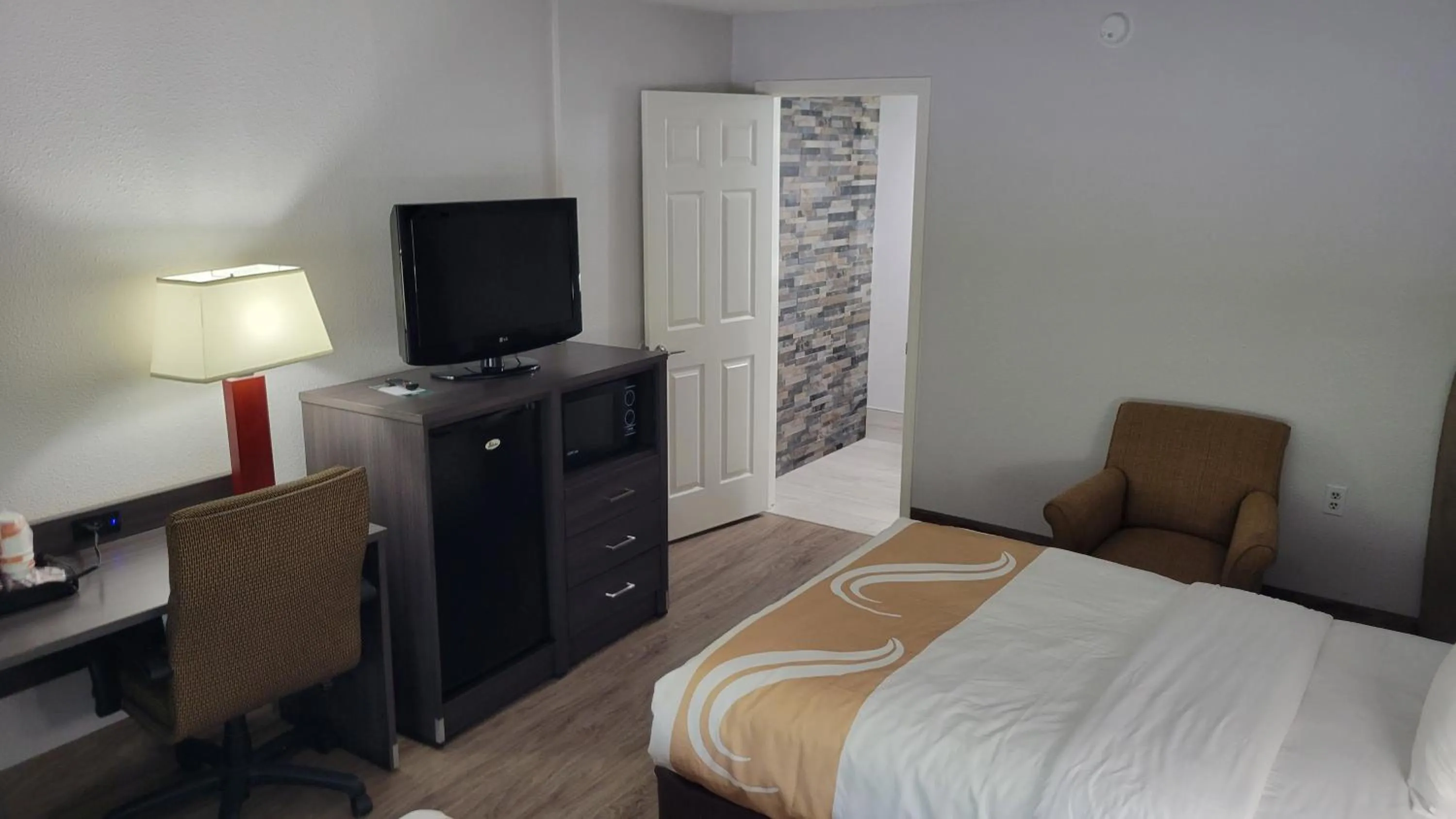 Bed in Quality Inn Forsyth near GA Public Safety Training Center