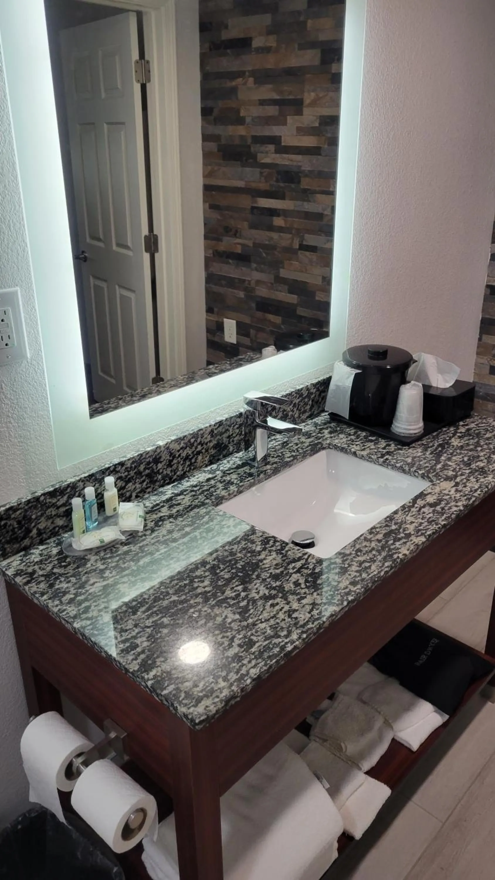 Bathroom in Quality Inn Forsyth near GA Public Safety Training Center