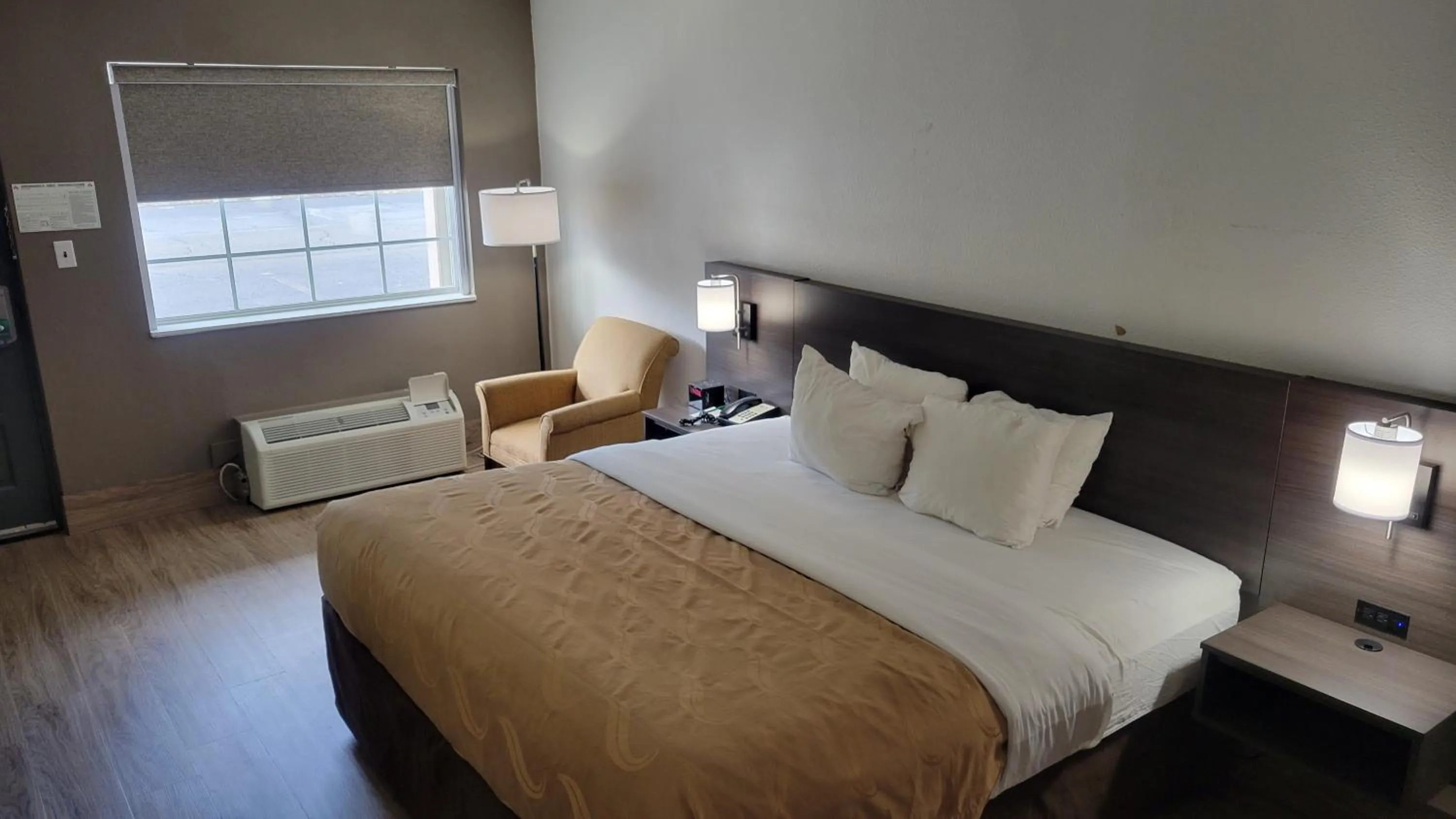 Photo of the whole room, Bed in Quality Inn Forsyth near GA Public Safety Training Center