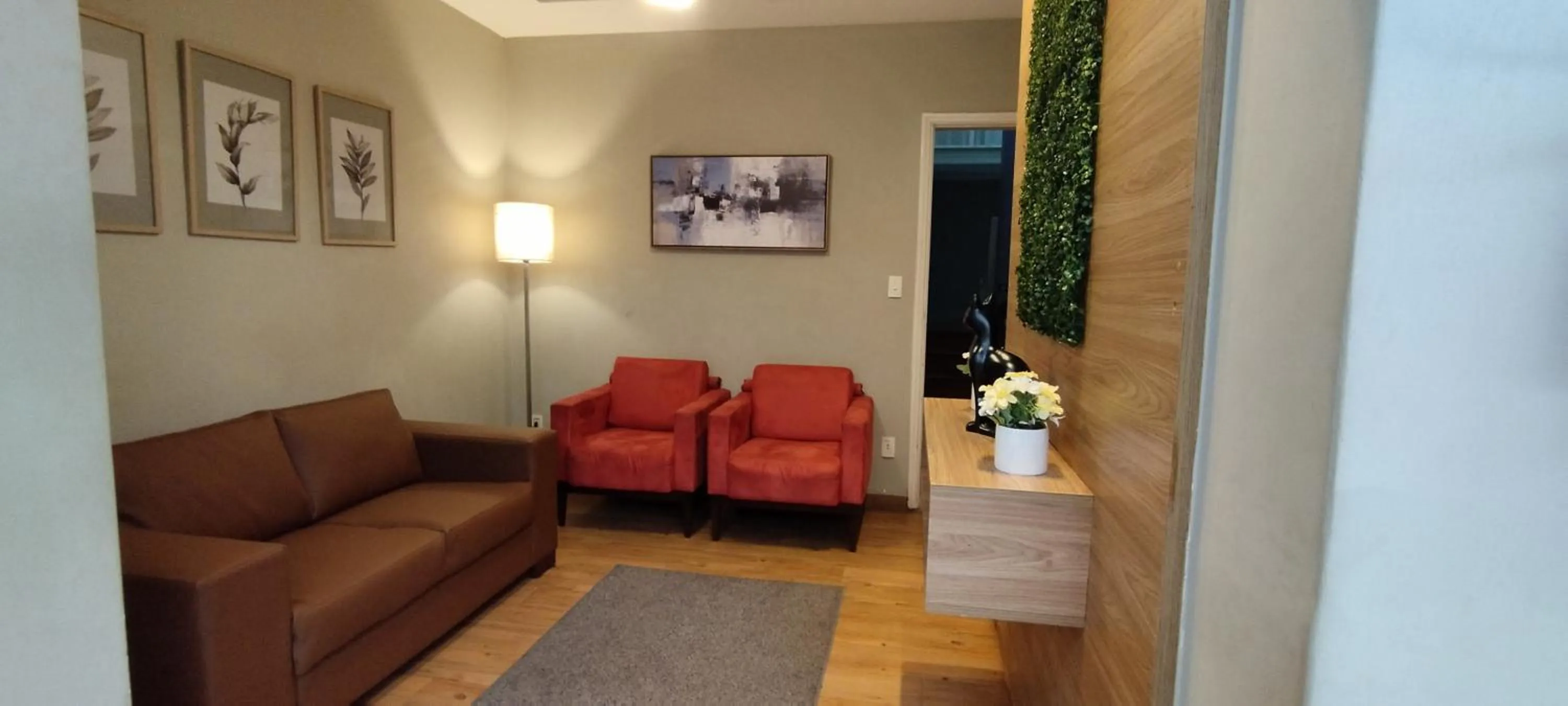 Communal lounge/ TV room in Hotel Esplanada