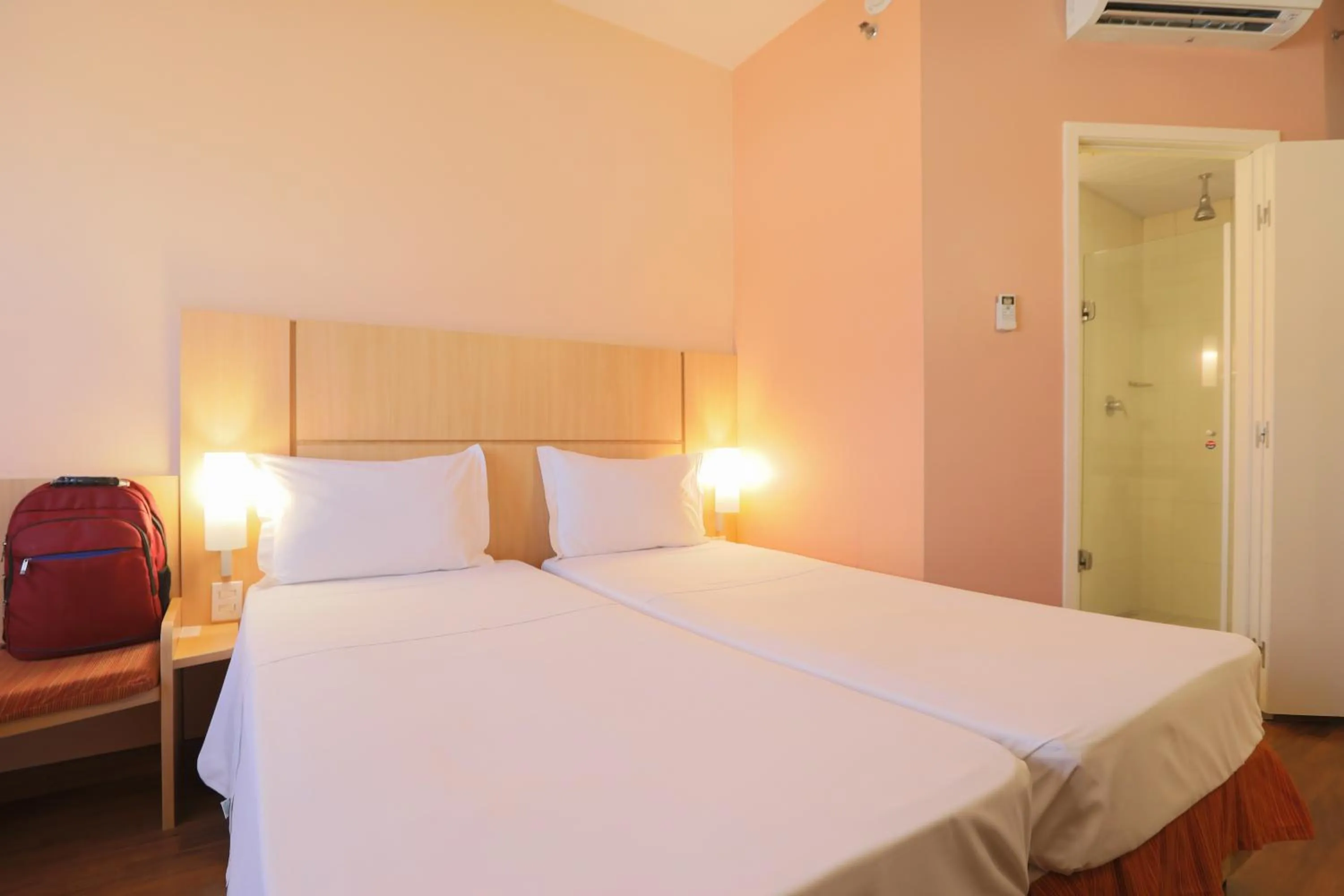 Bed in ibis Montes Claros Shopping