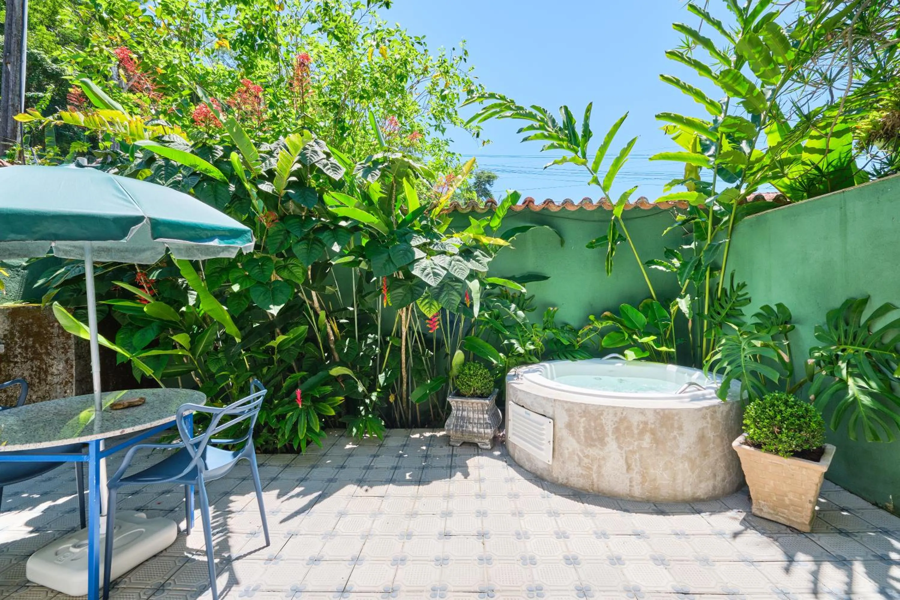 Pousada Pontal Gardens