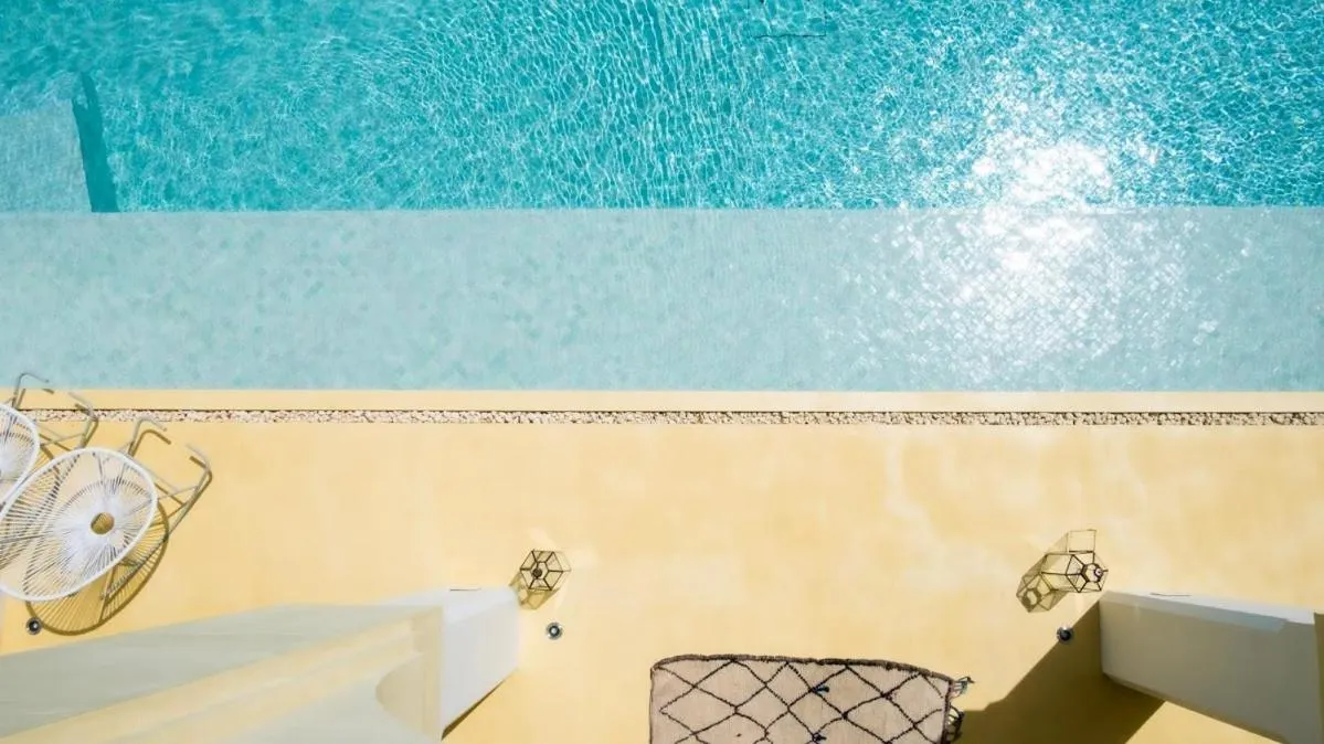 Swimming pool in Riad Lamp