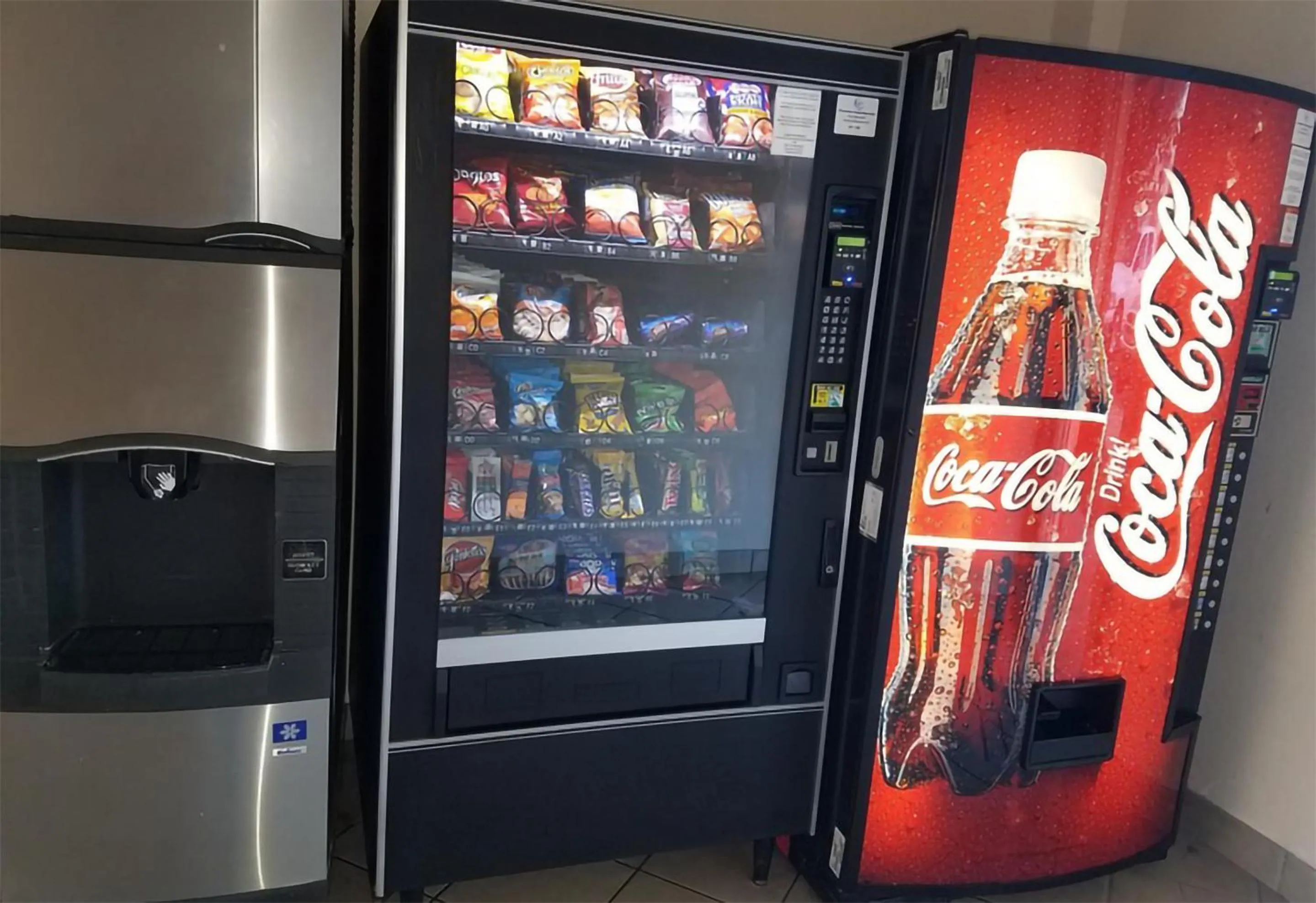 Drinks in Blue Way Inn & Suites Wichita East