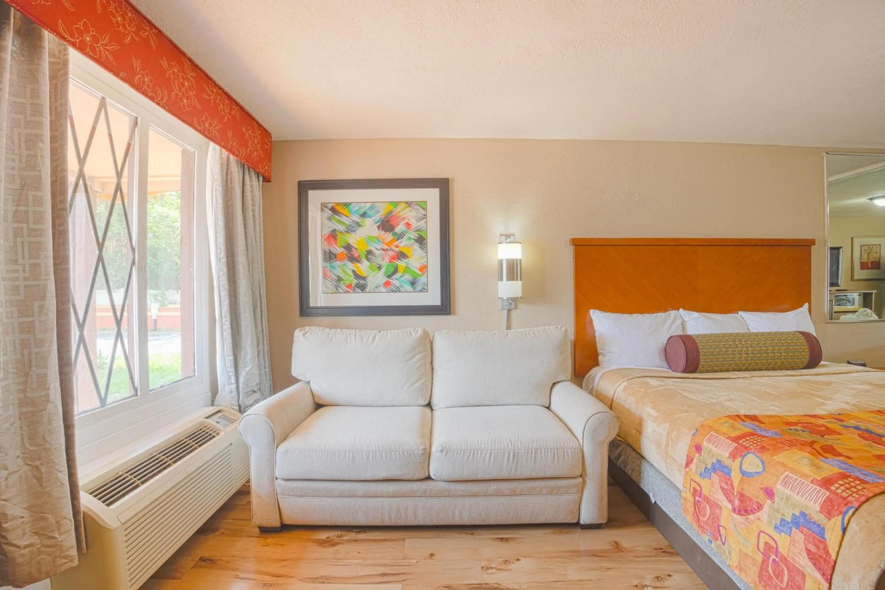 Bedroom, Bed in Liberty Garden Inn by OYO Kissimmee near Disney World