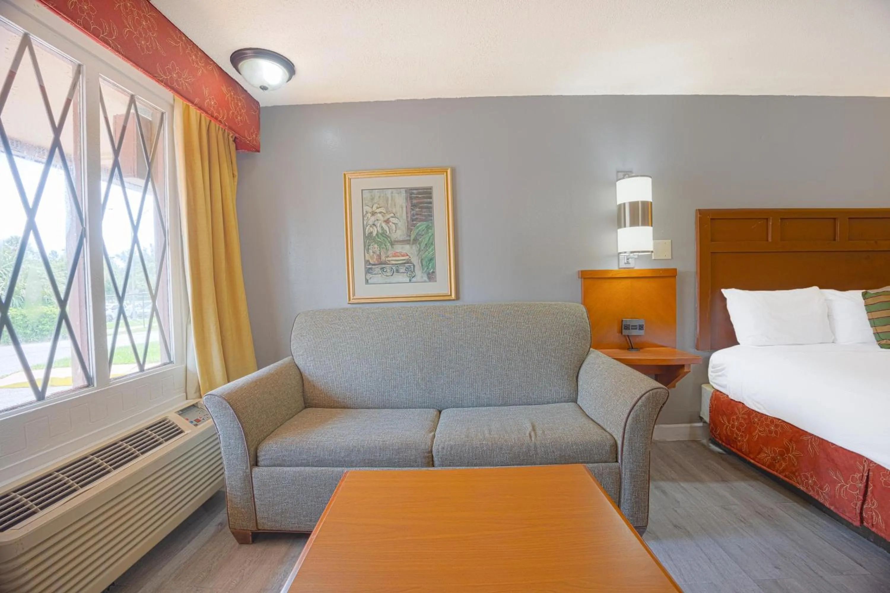 Bedroom, Bed in Liberty Garden Inn by OYO Kissimmee near Disney World