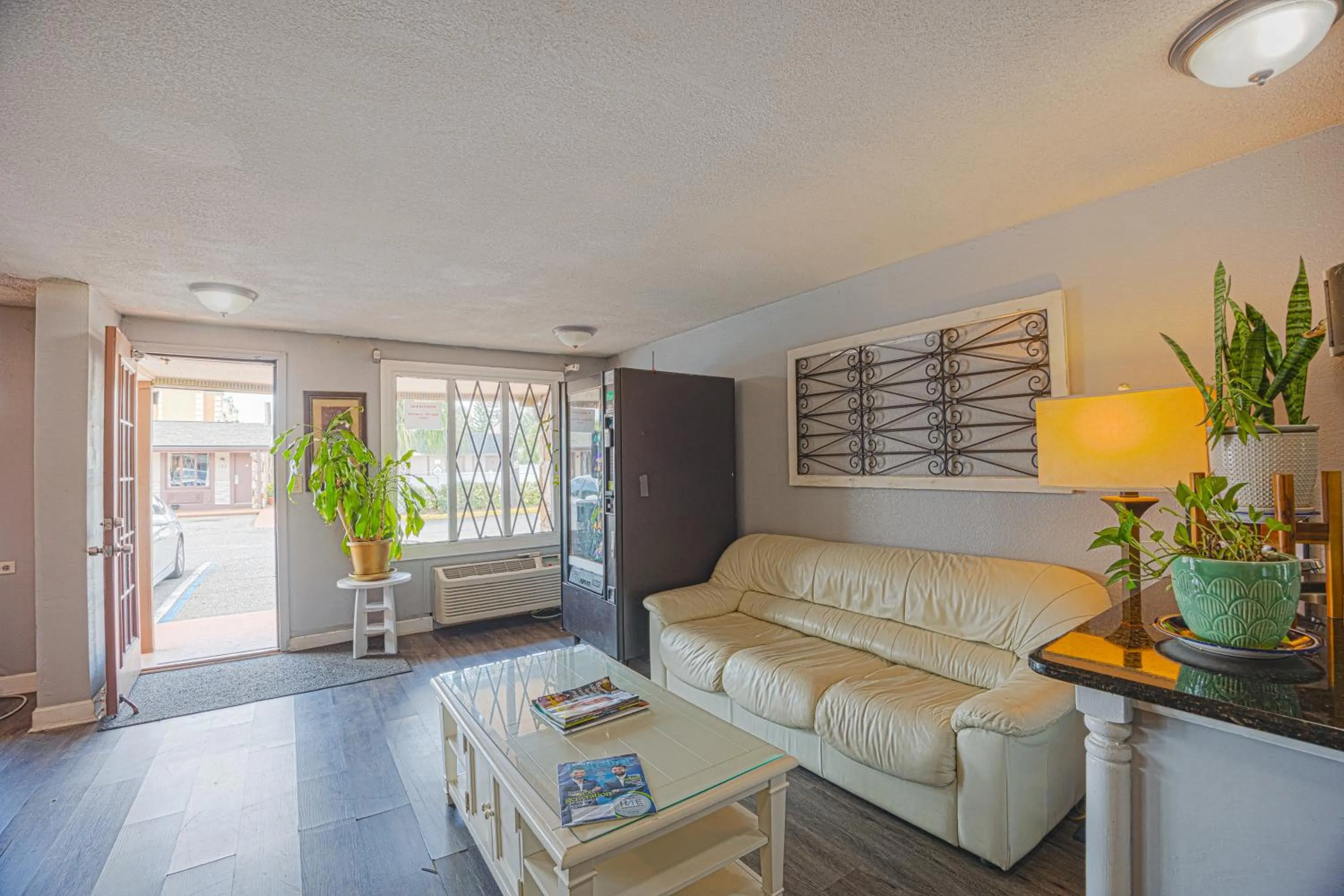 Lobby or reception in Liberty Garden Inn by OYO Kissimmee near Disney World