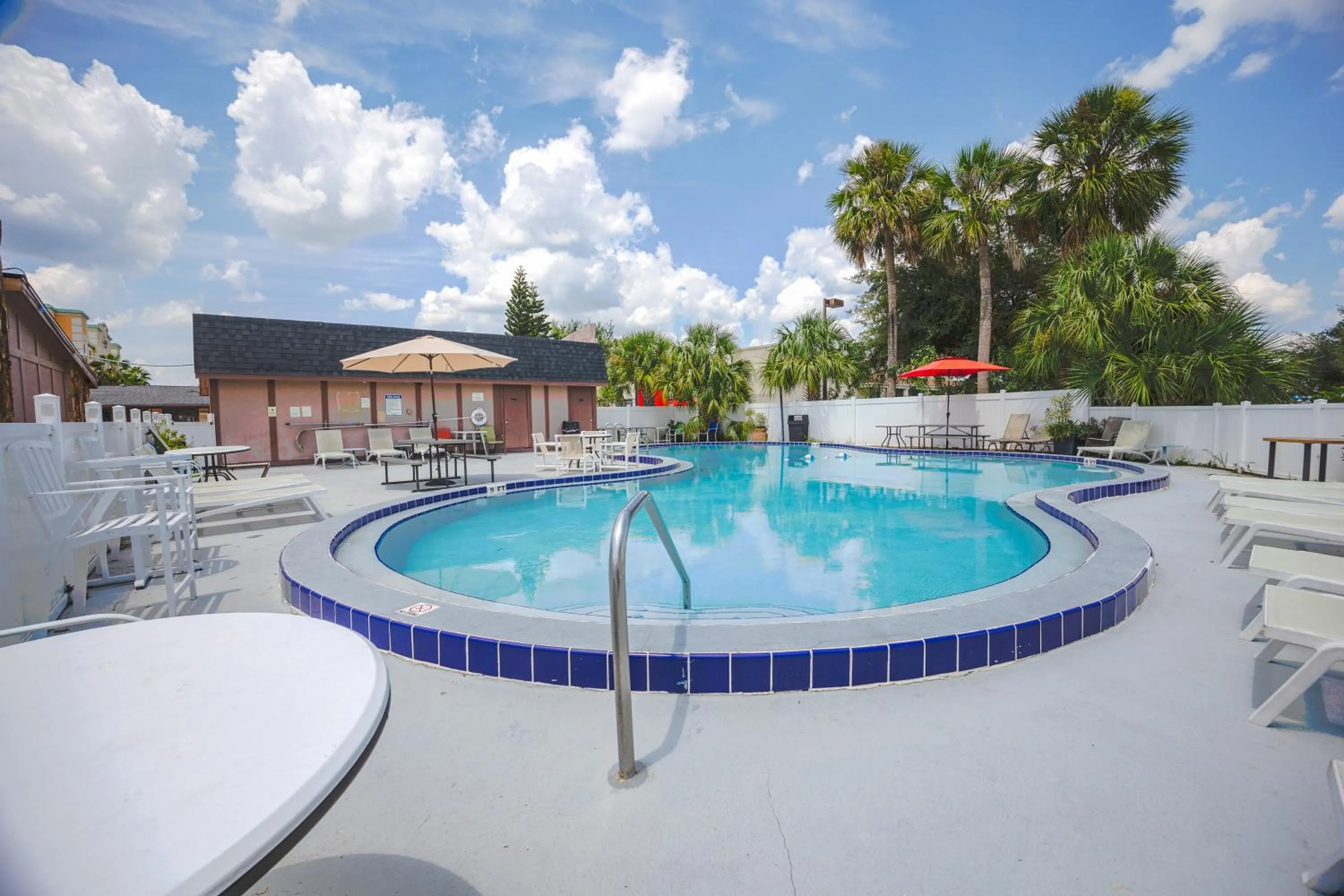 Swimming pool in Liberty Garden Inn by OYO Kissimmee near Disney World