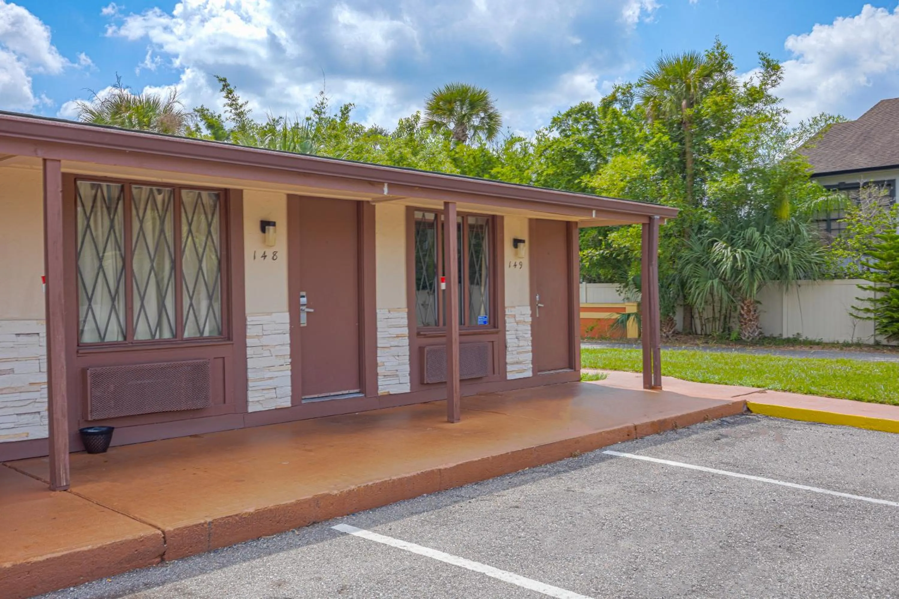 Property building in Liberty Garden Inn by OYO Kissimmee near Disney World
