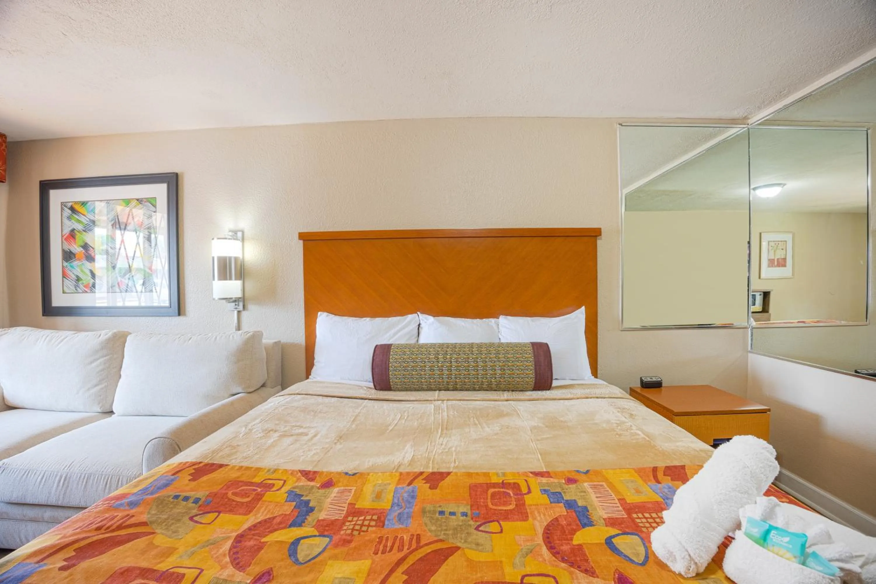 Bedroom, Bed in Liberty Garden Inn by OYO Kissimmee near Disney World